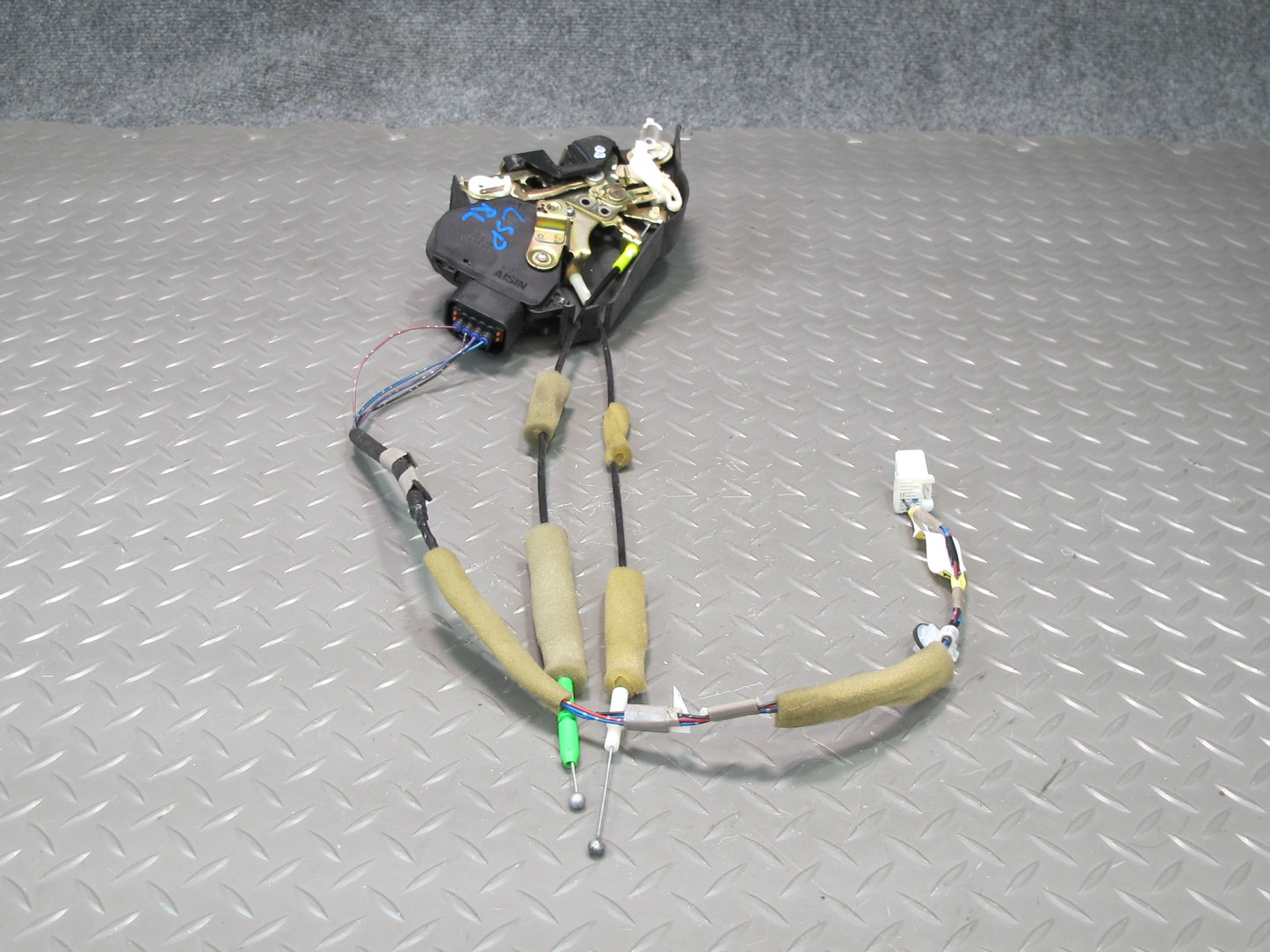 01-06 Lexus UCF30L LS430 Rear Left Door Lock Latch Actuator NO Soft Close OEM