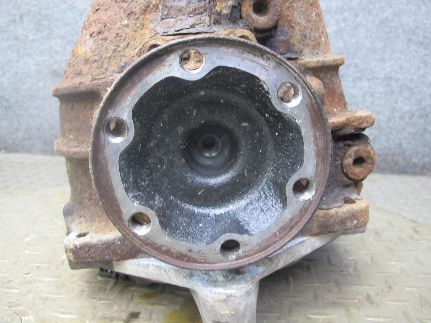 98-00 Lexus UCF20L LS400 A/T Rear Differential Carrier 3.266 Ratio OEM