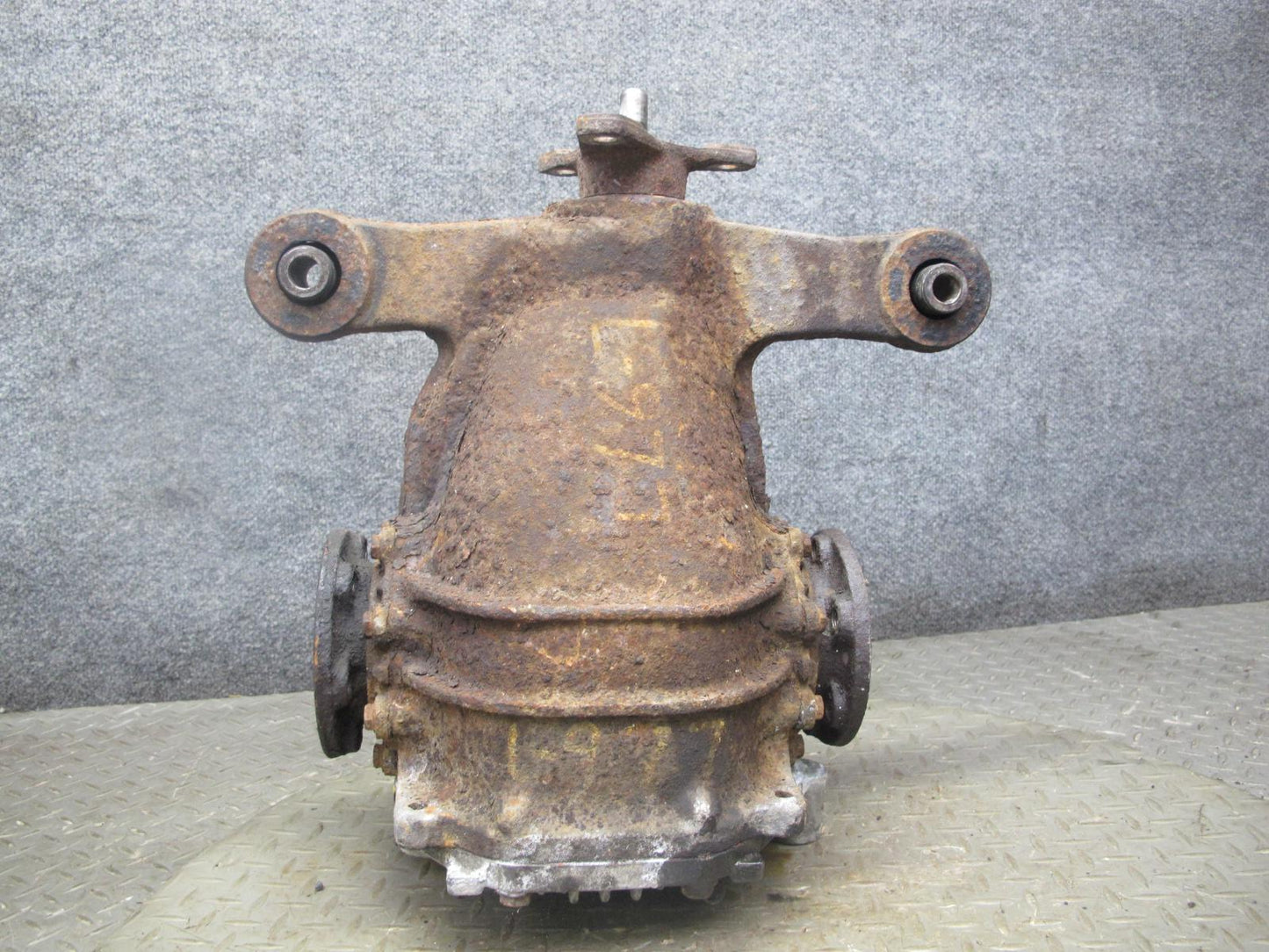 98-00 Lexus UCF20L LS400 A/T Rear Differential Carrier 3.266 Ratio OEM