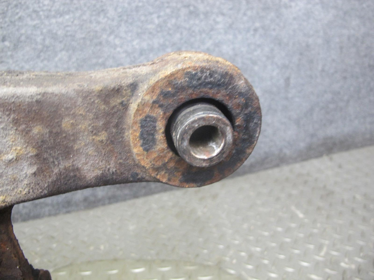 98-00 Lexus UCF20L LS400 A/T Rear Differential Carrier 3.266 Ratio OEM