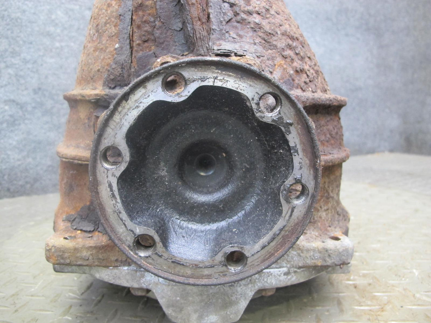 98-00 Lexus UCF20L LS400 A/T Rear Differential Carrier 3.266 Ratio OEM