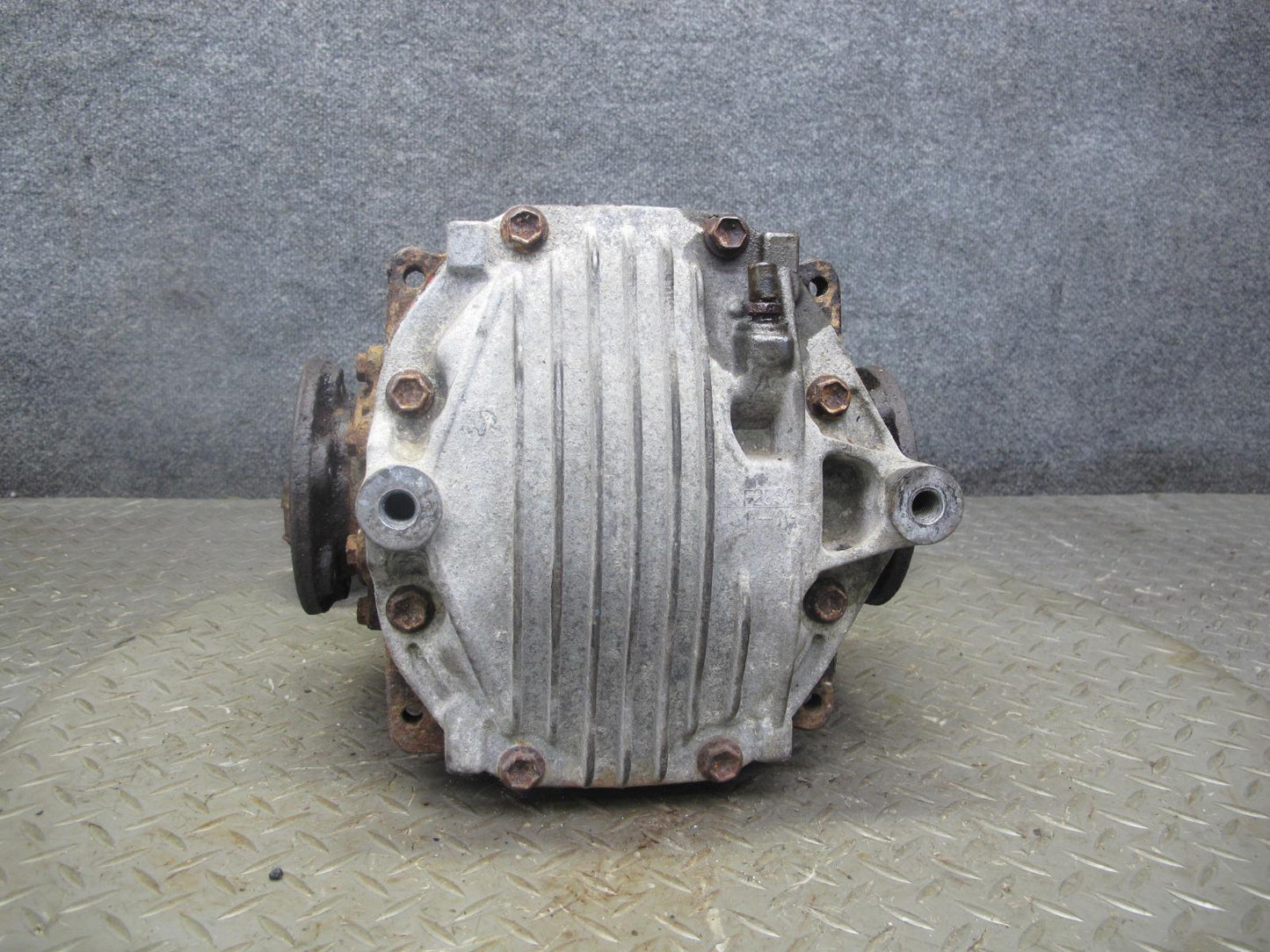 98-00 Lexus UCF20L LS400 A/T Rear Differential Carrier 3.266 Ratio OEM