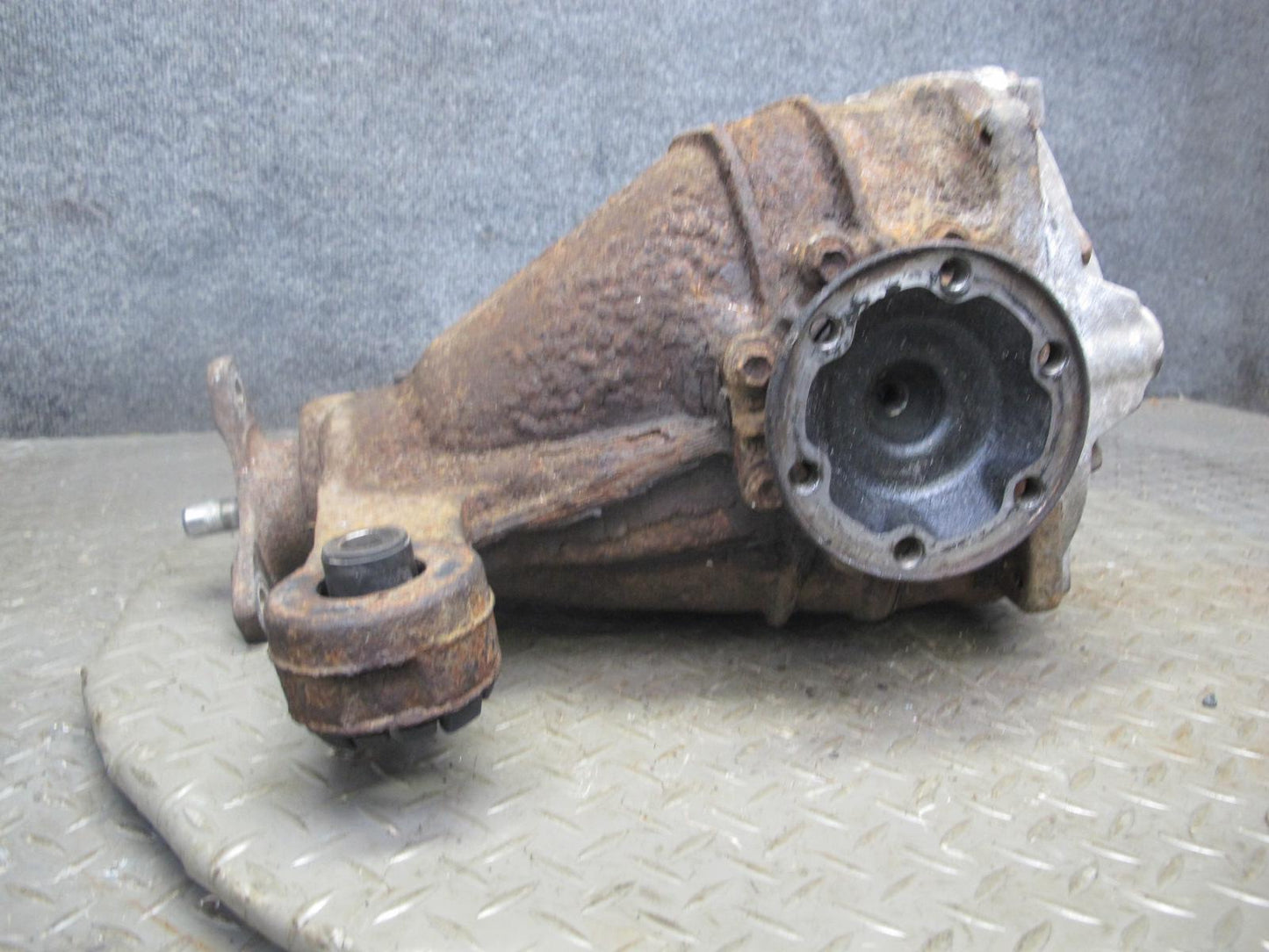 98-00 Lexus UCF20L LS400 A/T Rear Differential Carrier 3.266 Ratio OEM