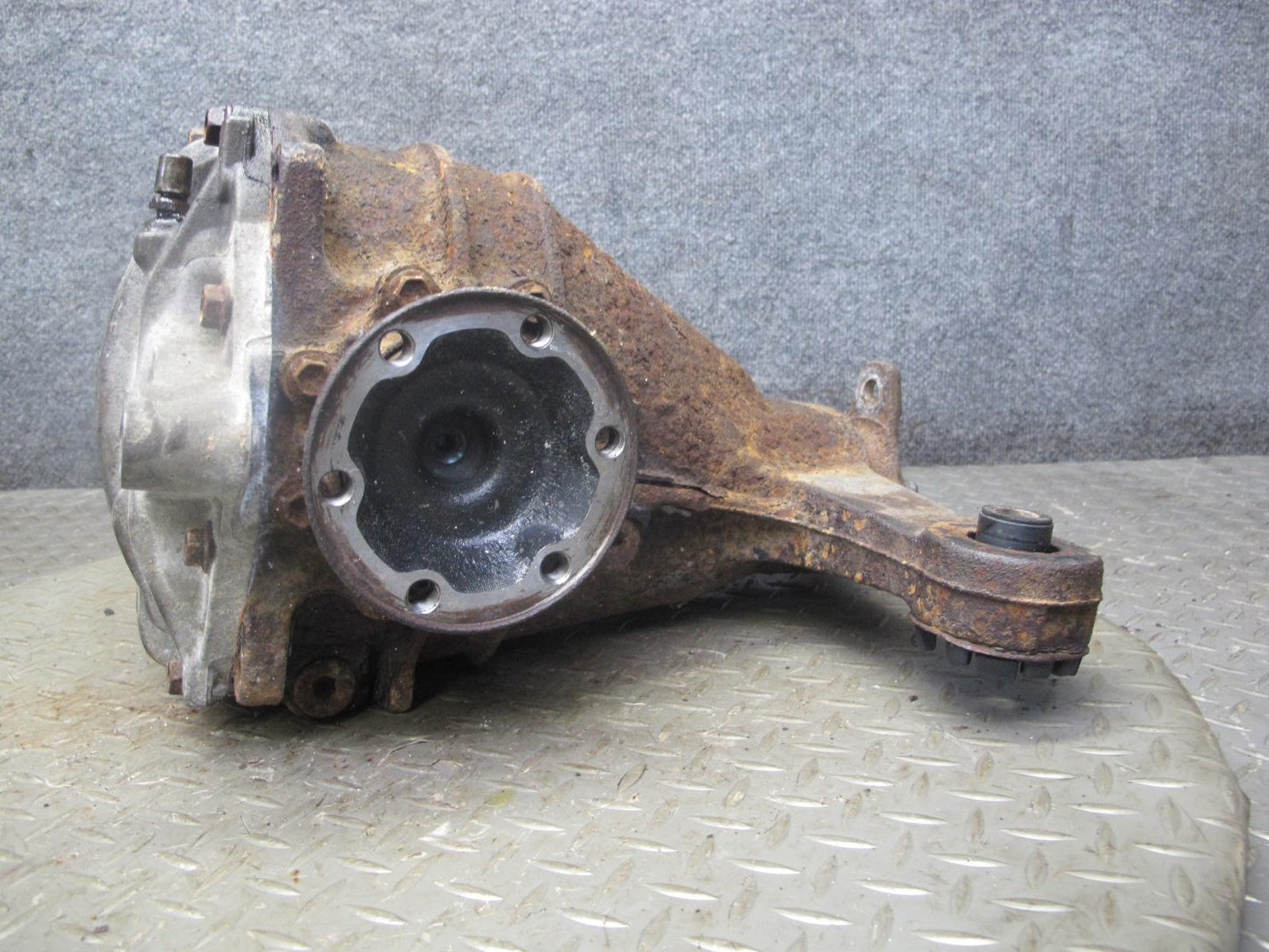 98-00 Lexus UCF20L LS400 A/T Rear Differential Carrier 3.266 Ratio OEM