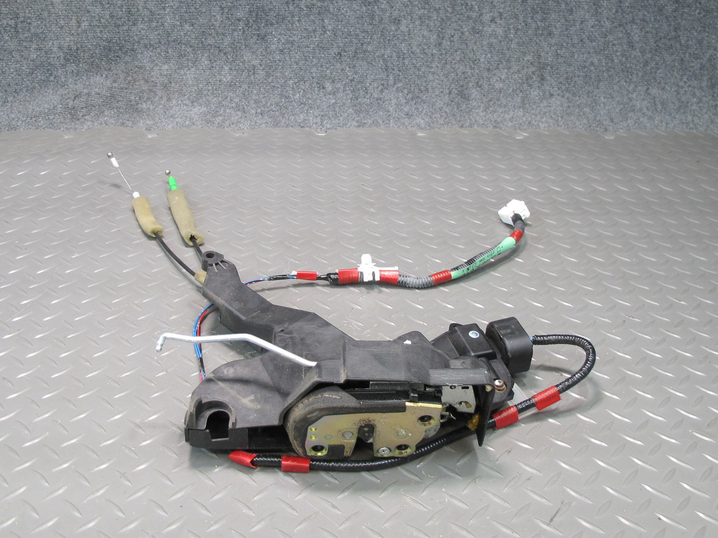 01-06 Lexus UCF30L LS430 Front Right Door Lock Latch Actuator NO Soft Close OEM