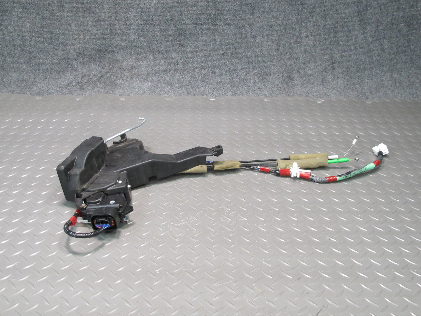 01-06 Lexus UCF30L LS430 Front Right Door Lock Latch Actuator NO Soft Close OEM