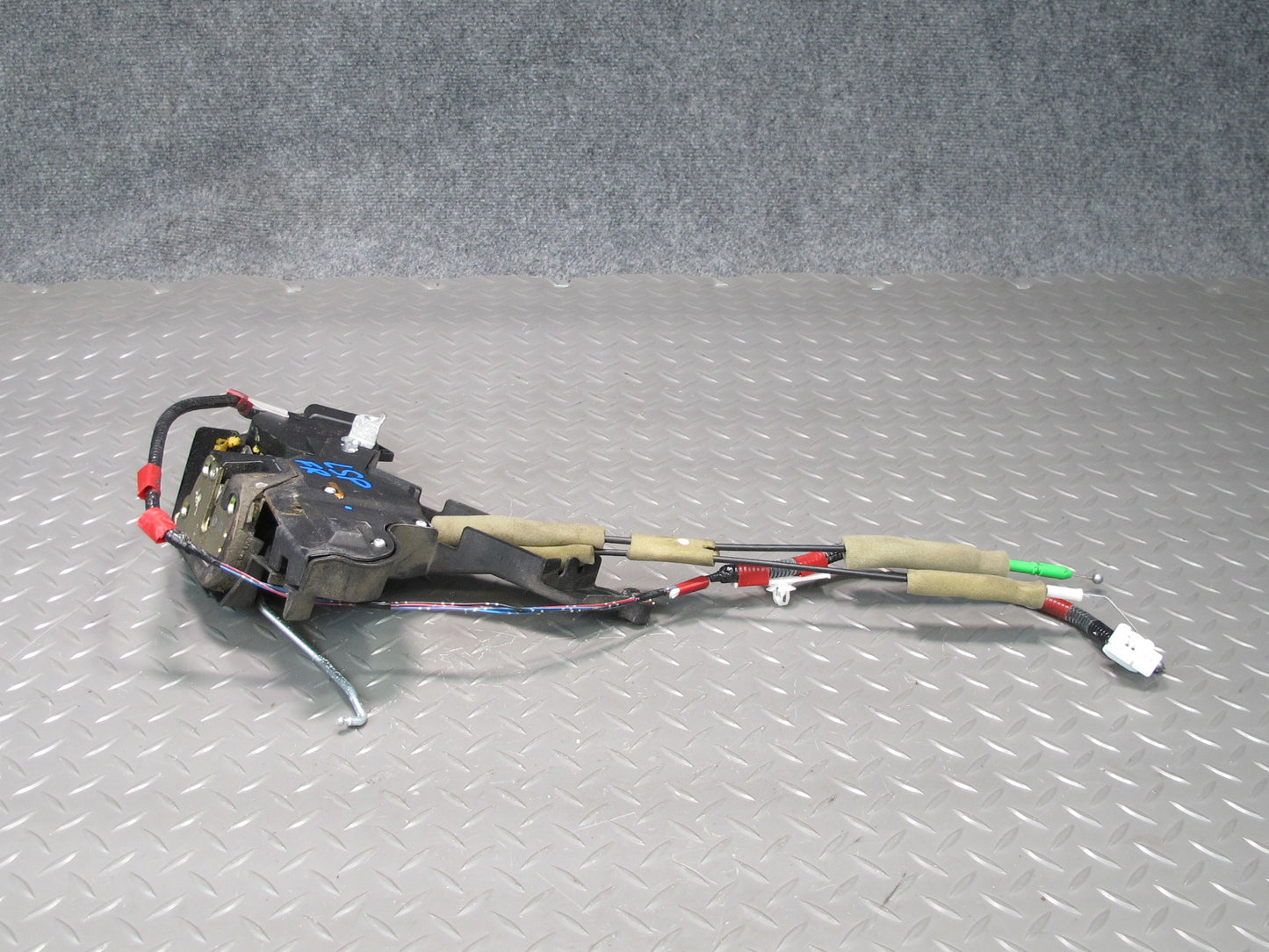 01-06 Lexus UCF30L LS430 Front Right Door Lock Latch Actuator NO Soft Close OEM