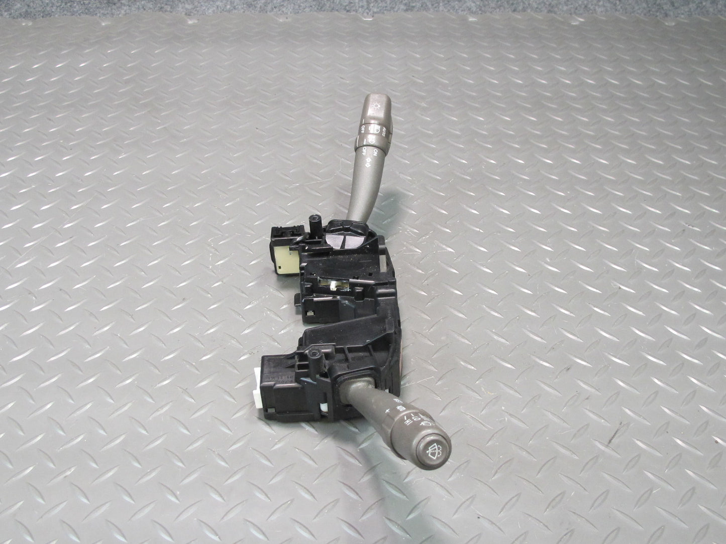 04-06 Lexus UCF30L LS430 Steering Column Headlight Turn Signal Wiper Switch OEM