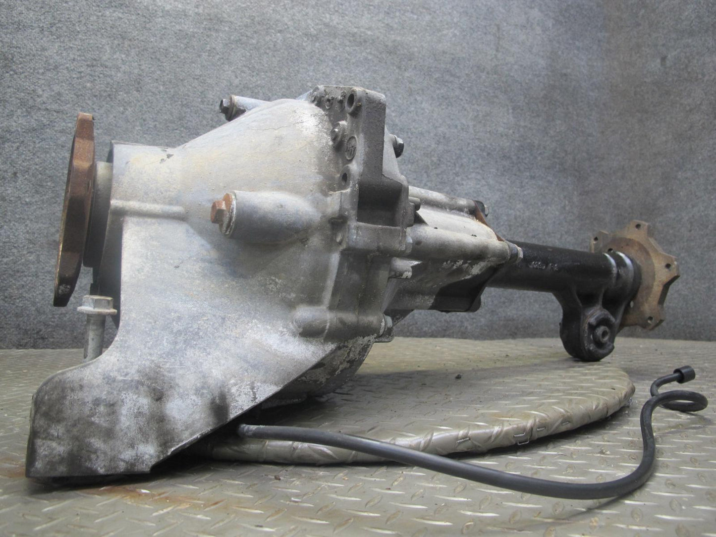 2003-2007 Hummer H2 4WD 4x4 Front Differential Carrier 4.10 Ratio