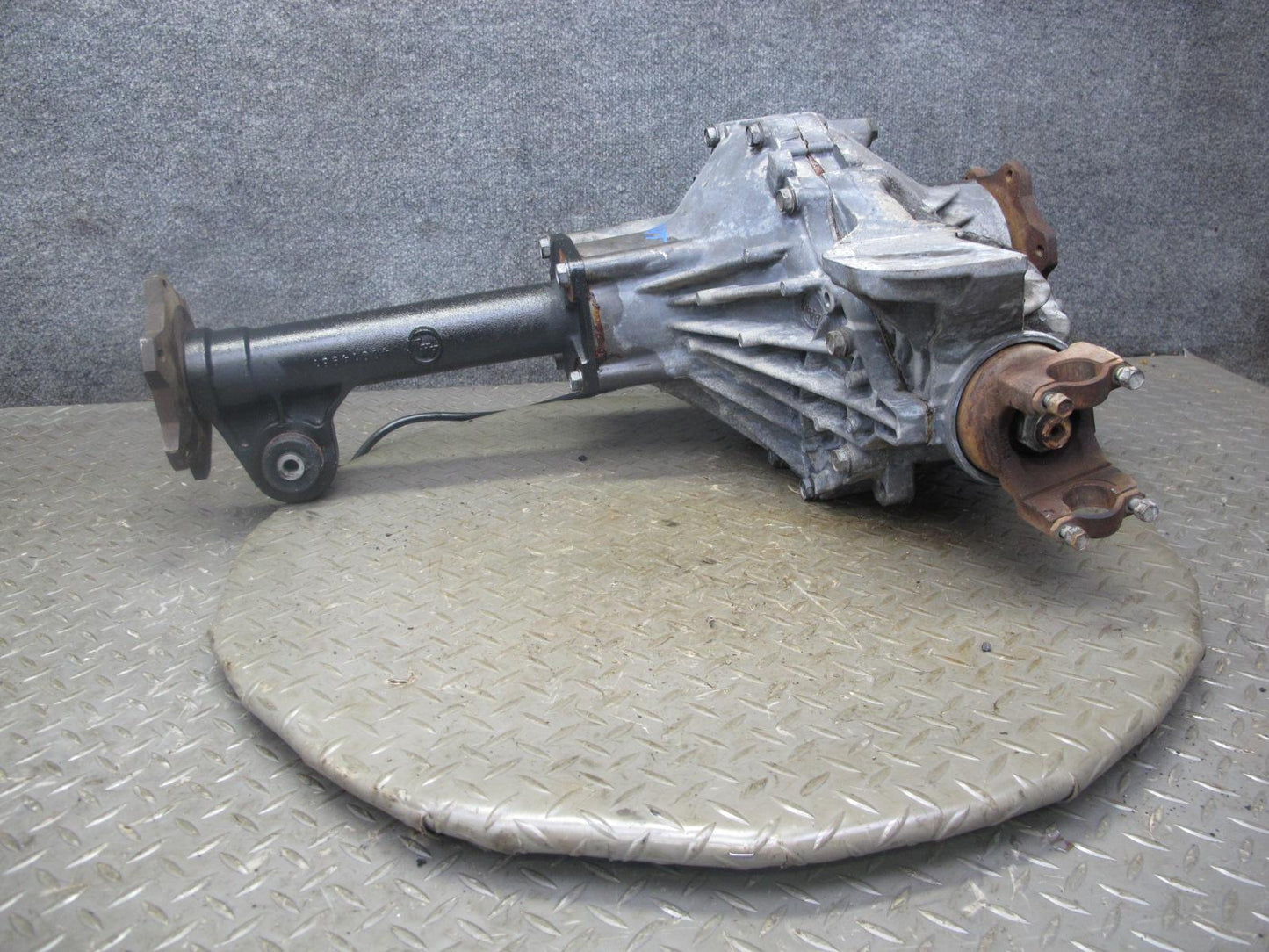 2003-2007 Hummer H2 4WD 4x4 Front Differential Carrier 4.10 Ratio
