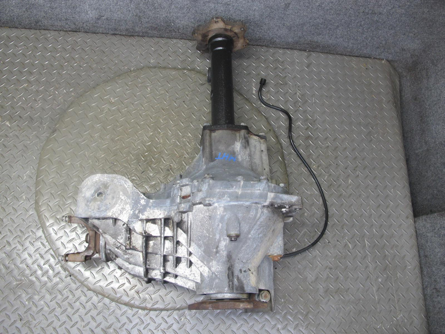 2003-2007 Hummer H2 4WD 4x4 Front Differential Carrier 4.10 Ratio