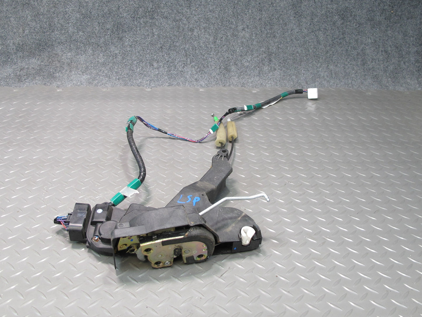 01-06 Lexus UCF30L LS430 Front Left Door Lock Latch Actuator NO Soft Close OEM