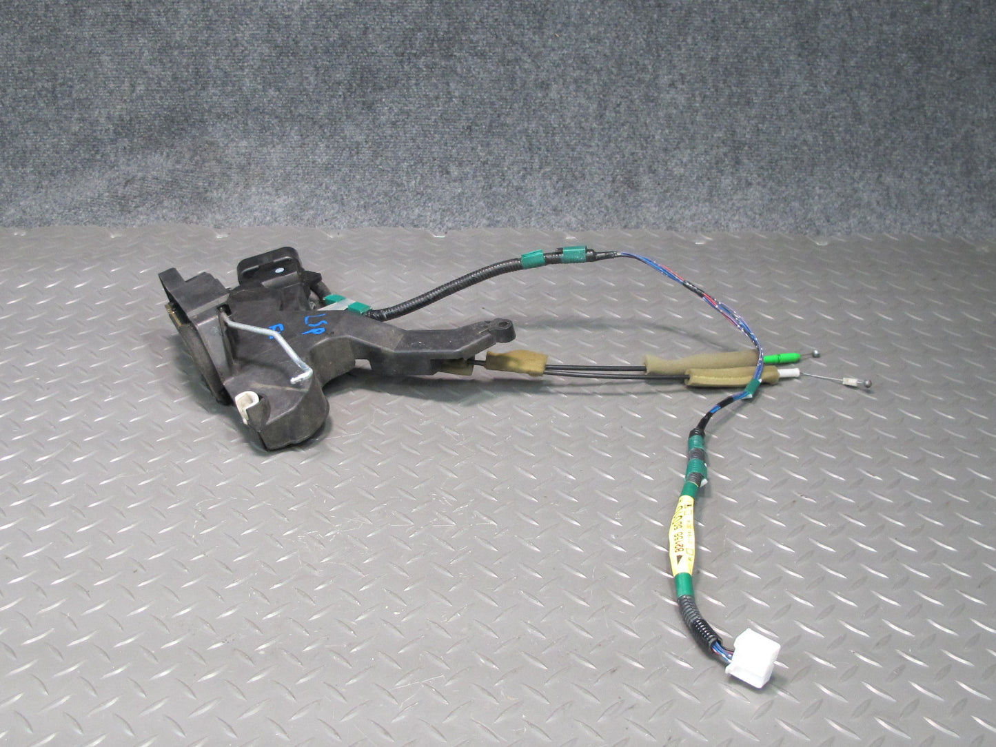 01-06 Lexus UCF30L LS430 Front Left Door Lock Latch Actuator NO Soft Close OEM