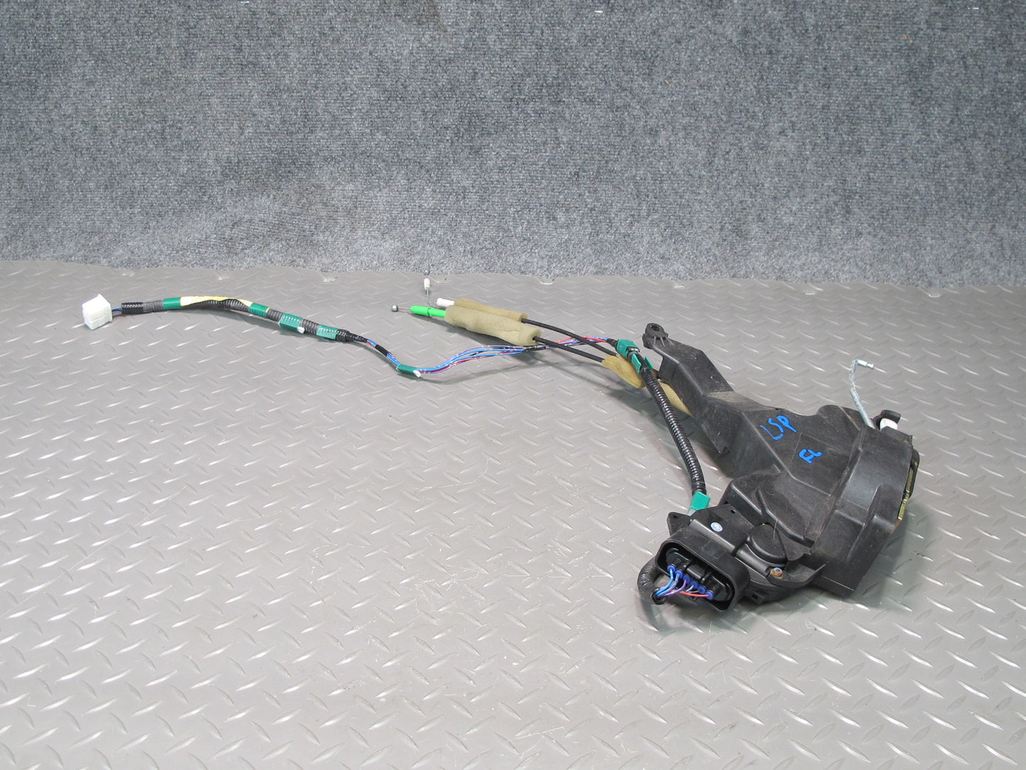 01-06 Lexus UCF30L LS430 Front Left Door Lock Latch Actuator NO Soft Close OEM