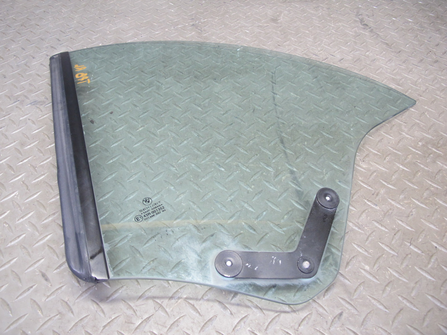 01-06 BMW E46 330ci Convertible Rear Left Driver Side Quarter Glass Window OEM