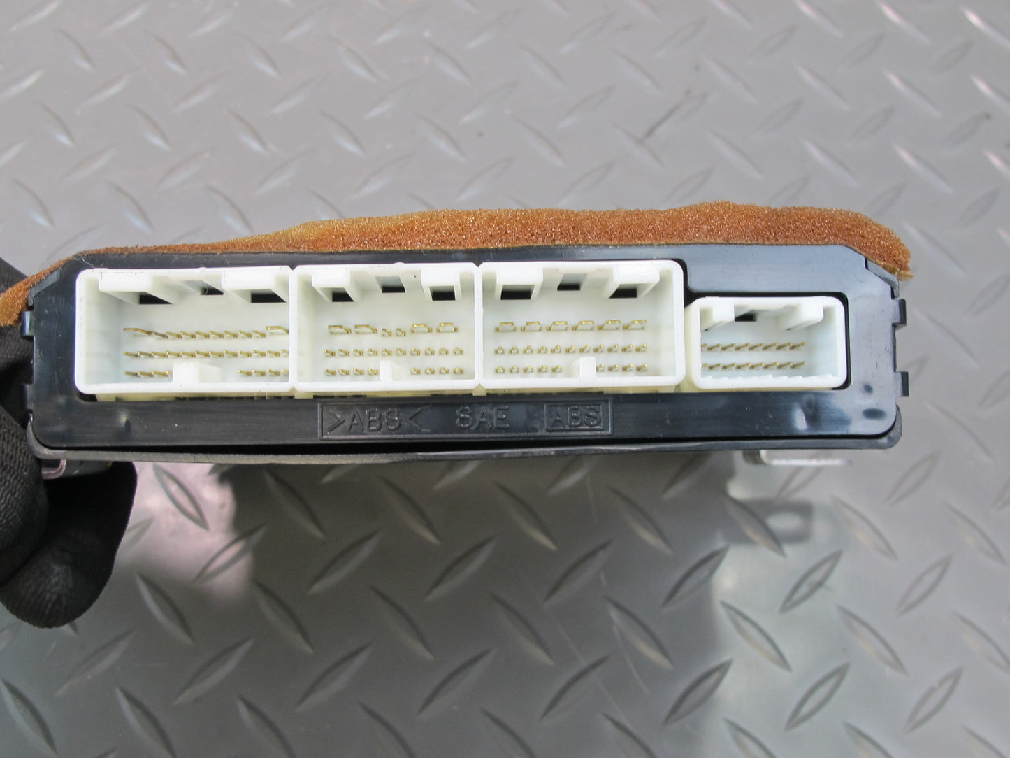 04-06 Lexus LS430 Front Right Door Control Module 89222-50240 OEM