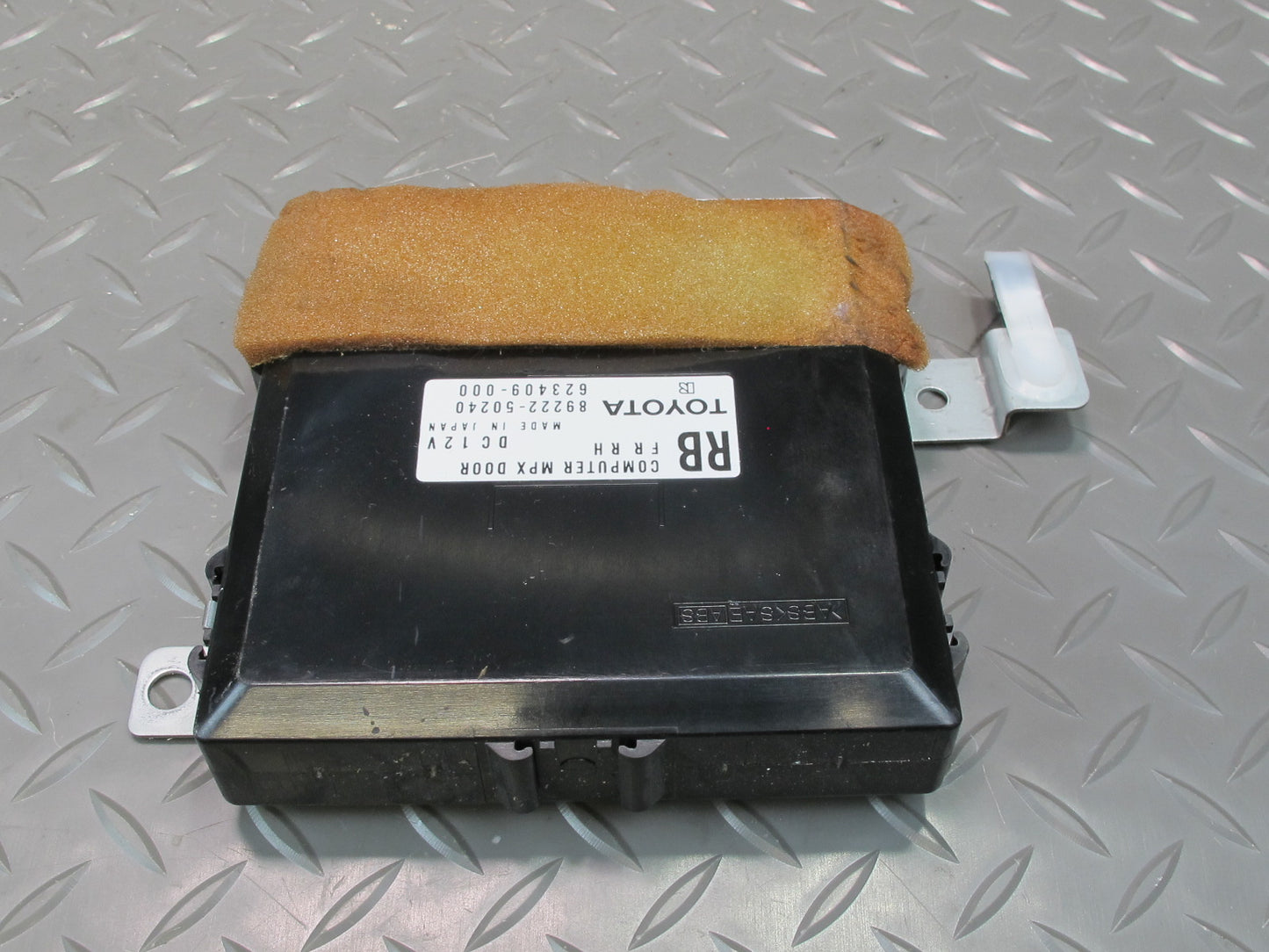 04-06 Lexus LS430 Front Right Door Control Module 89222-50240 OEM