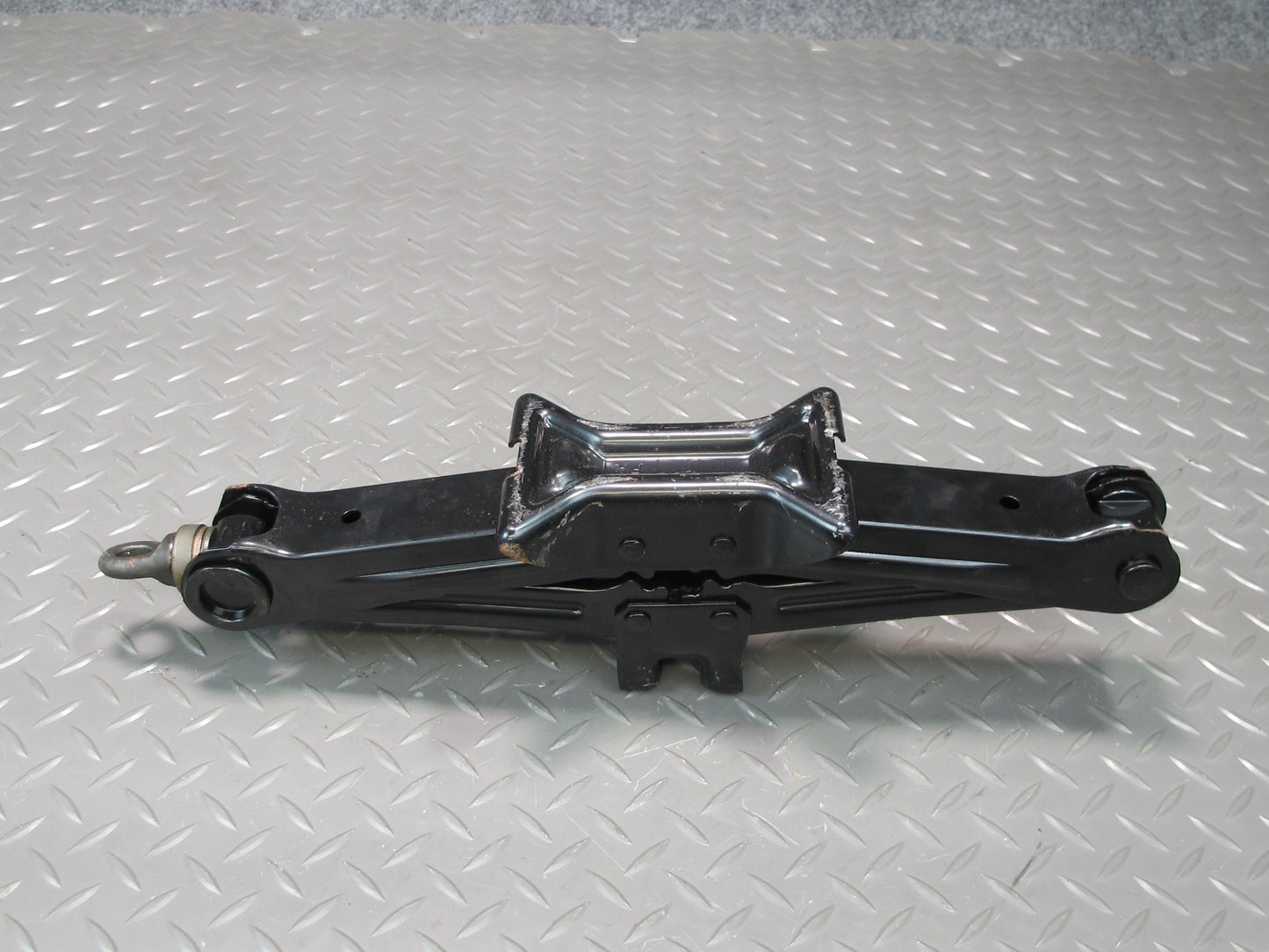 01-06 Lexus UCF30L LS430 Emergency Spare Tire Lift Jack w TOW Hook OEM