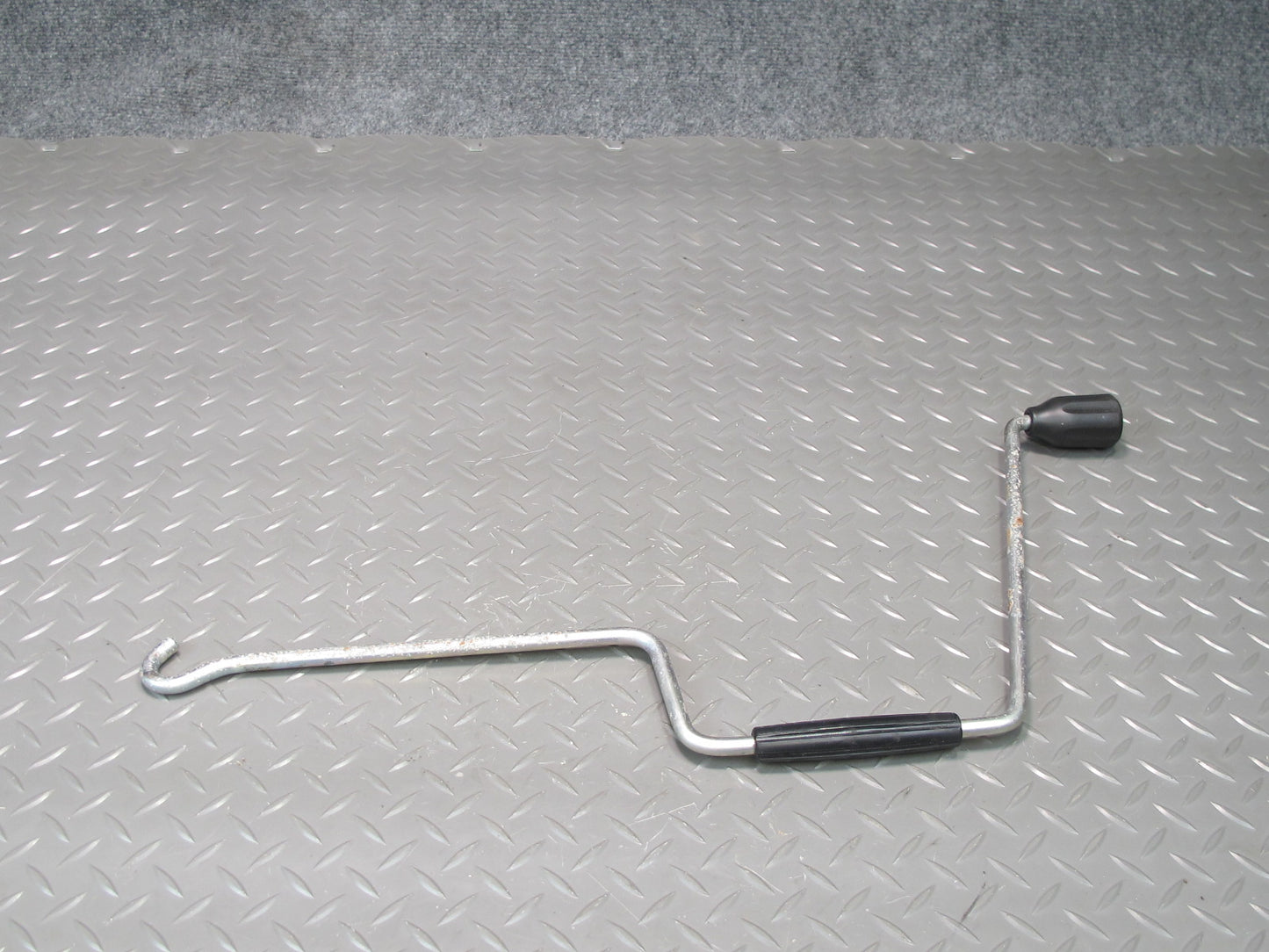 01-06 Lexus UCF30L LS430 Emergency Spare Tire Lift Jack w TOW Hook OEM