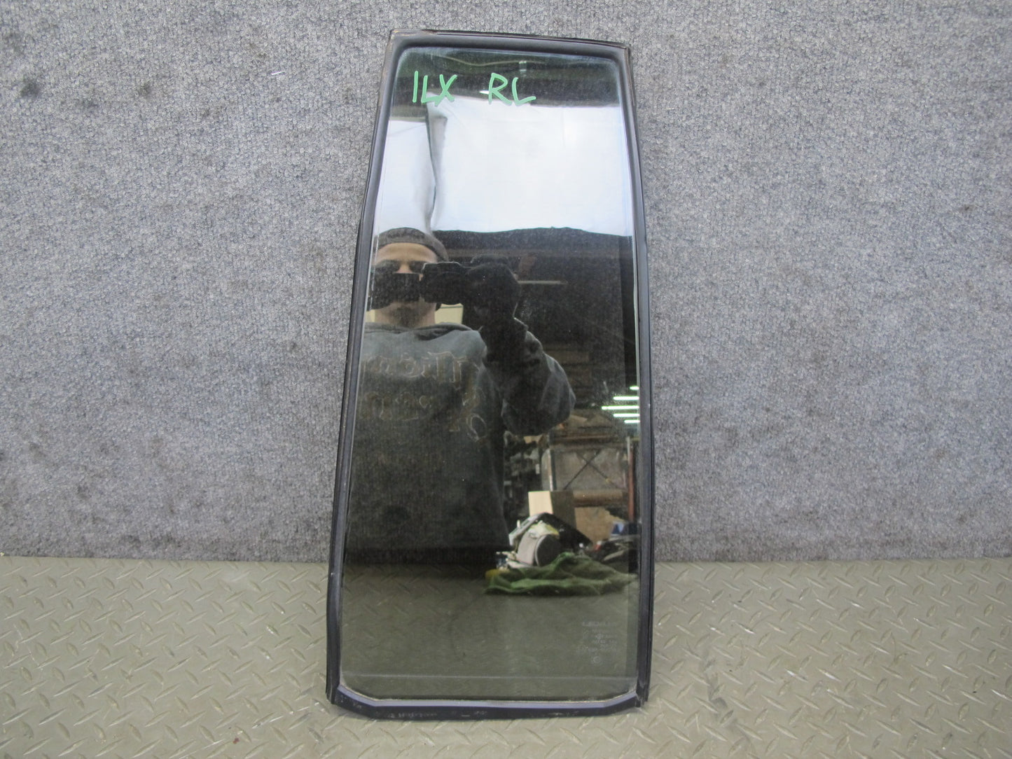 1998-2007 Lexus J100 LX470 Rear Left Side Door Vent Fixed Glass Window