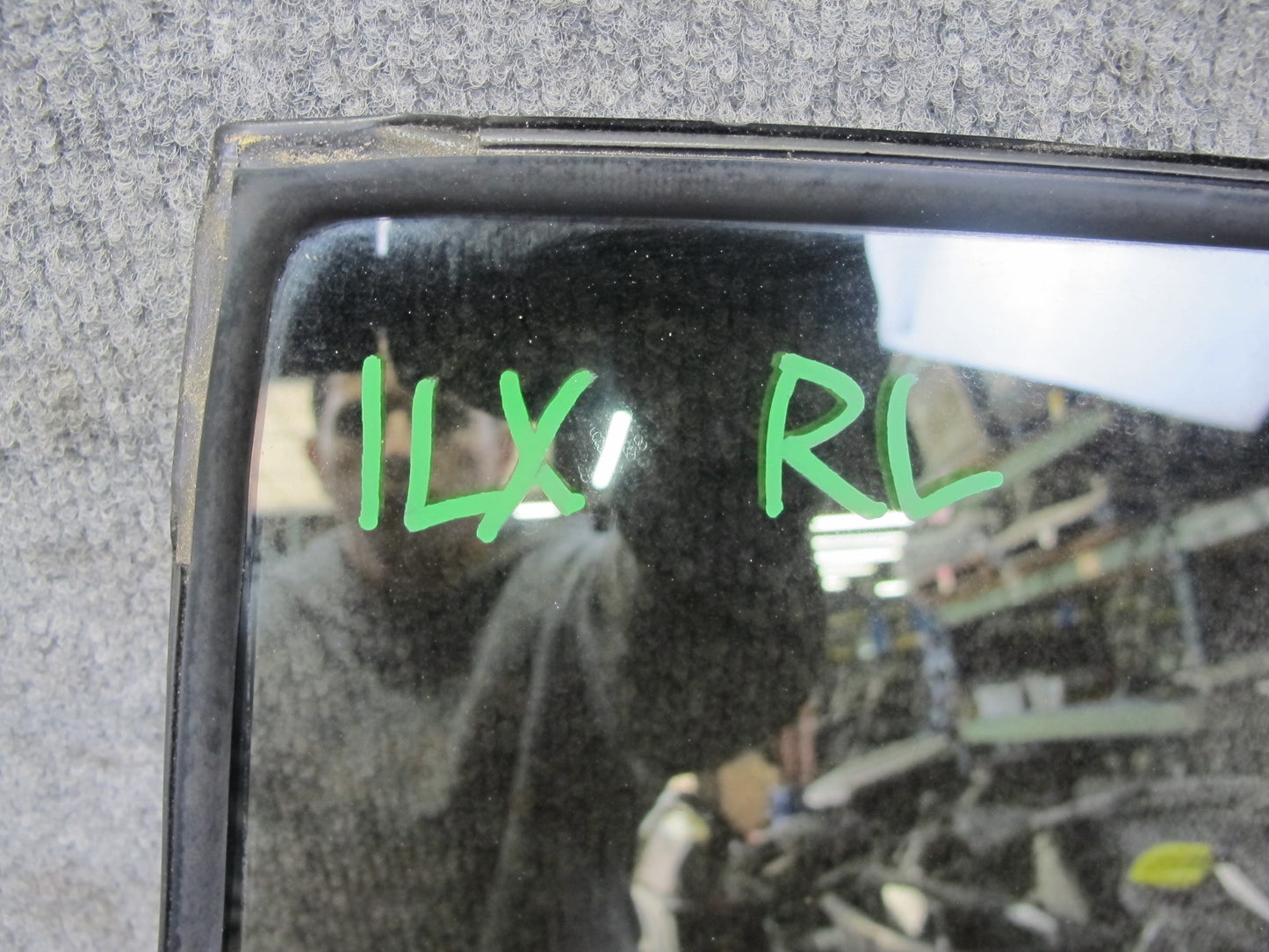 1998-2007 Lexus J100 LX470 Rear Left Side Door Vent Fixed Glass Window