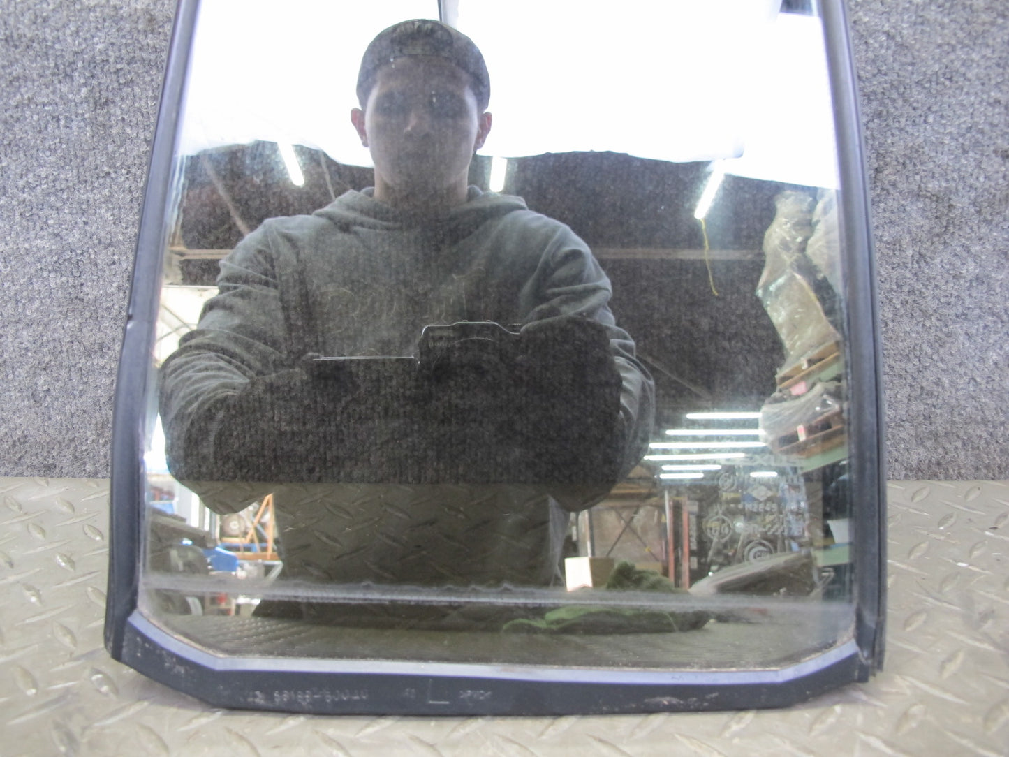 1998-2007 Lexus J100 LX470 Rear Left Side Door Vent Fixed Glass Window