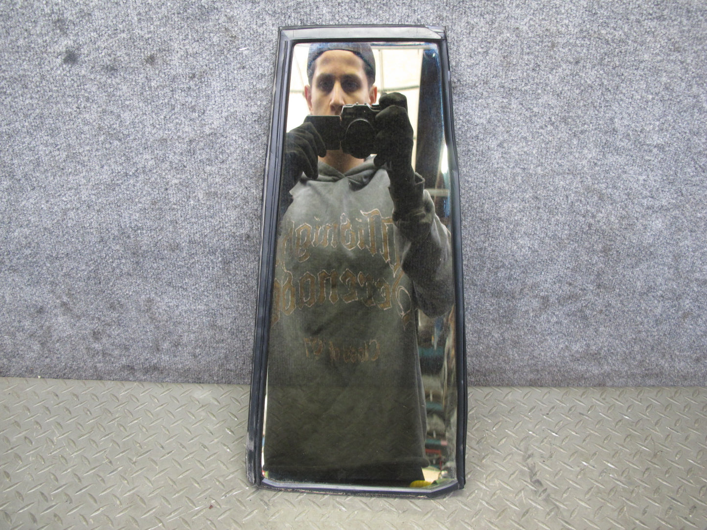 1998-2007 Lexus J100 LX470 Rear Left Side Door Vent Fixed Glass Window