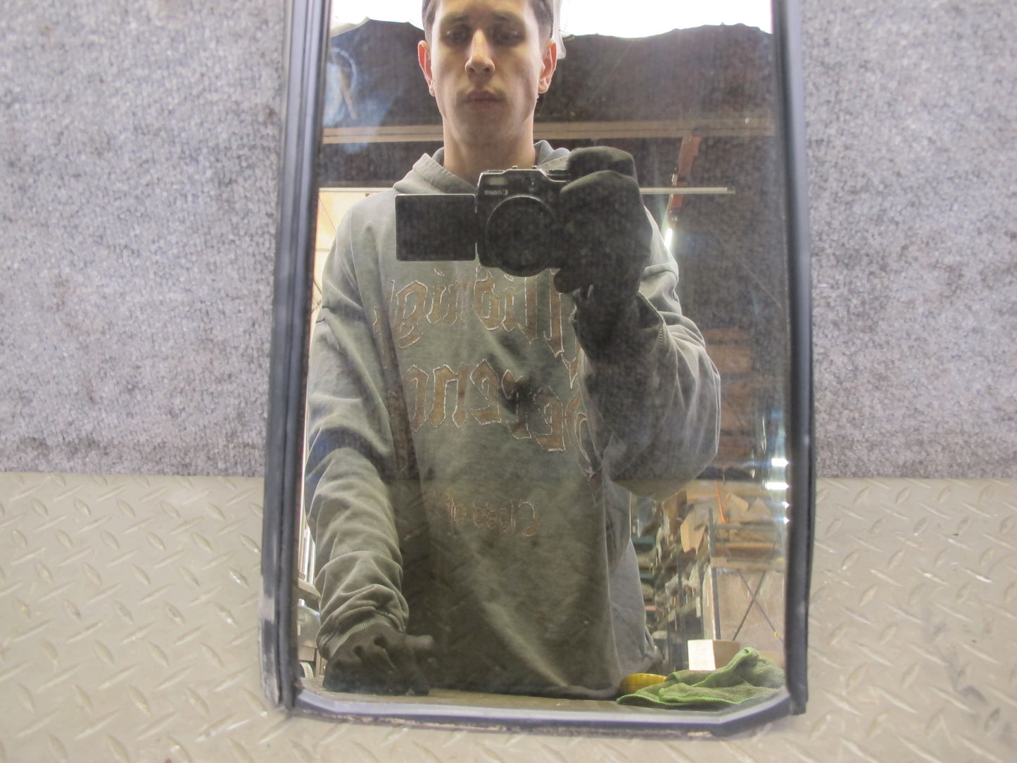 1998-2007 Lexus J100 LX470 Rear Left Side Door Vent Fixed Glass Window