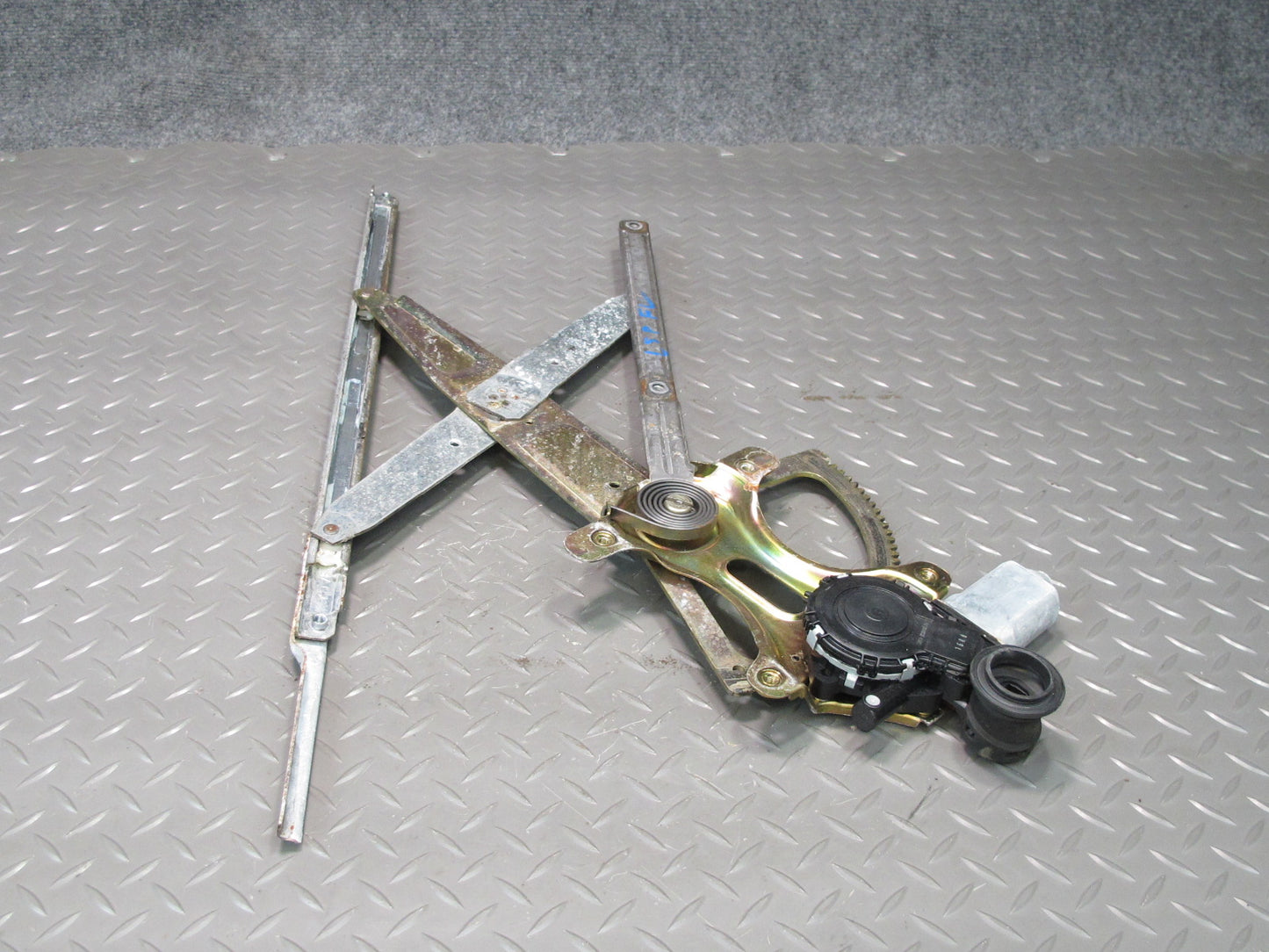 01-06 Lexus UCF30L LS430 Front Left Door Window Regulator w Motor OEM