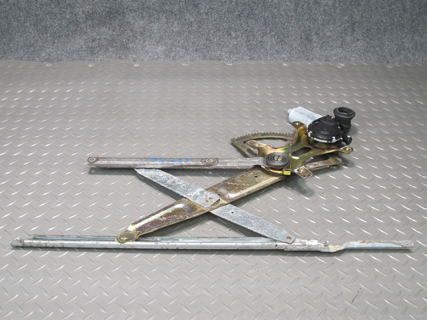 01-06 Lexus UCF30L LS430 Front Left Door Window Regulator w Motor OEM