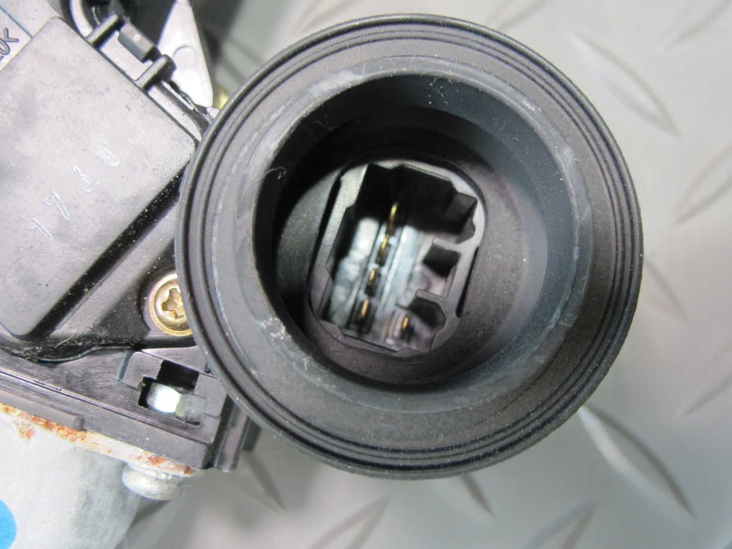 01-06 Lexus UCF30L LS430 Front Right Door Window Regulator w Motor OEM