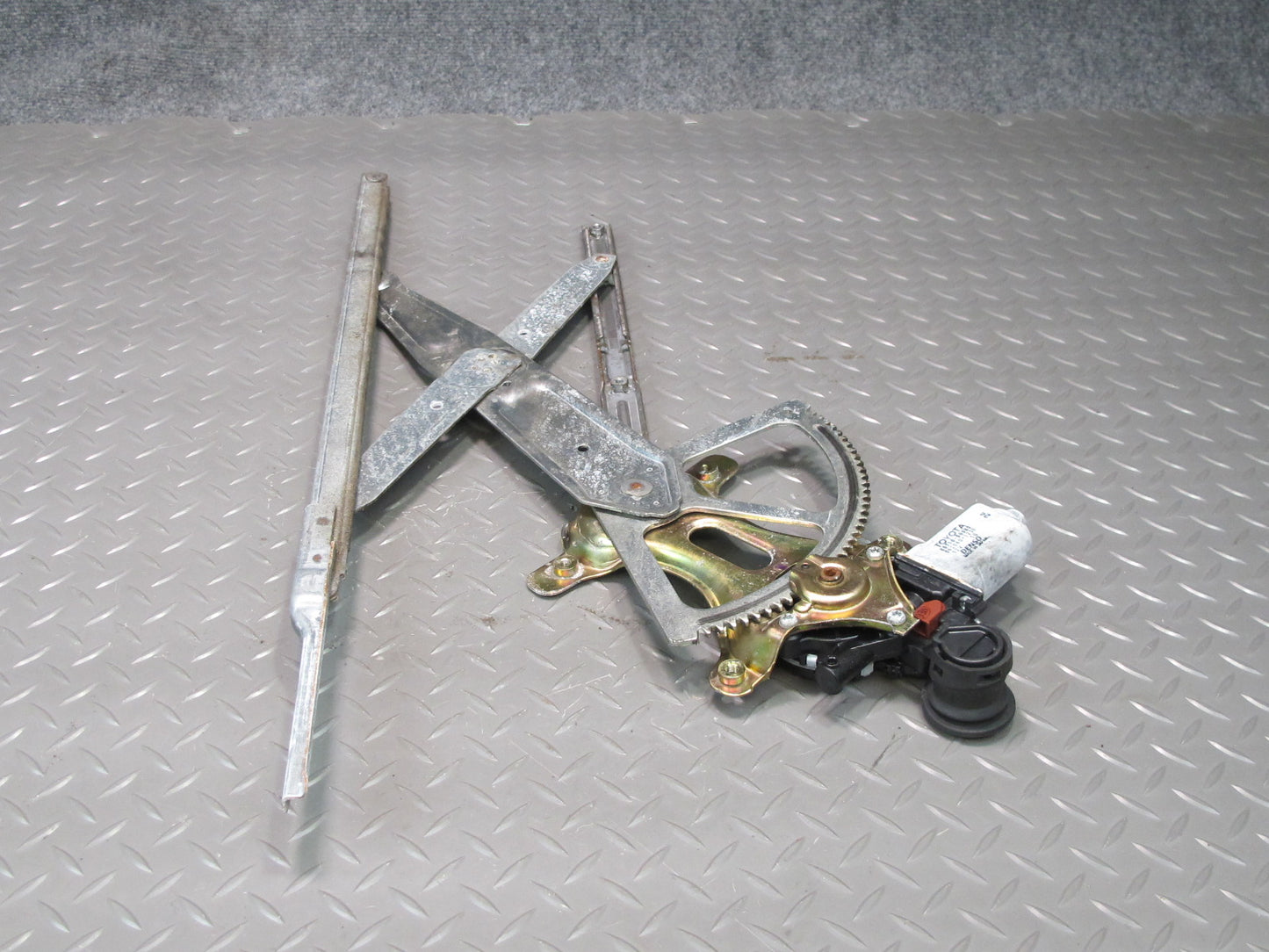 01-06 Lexus UCF30L LS430 Front Right Door Window Regulator w Motor OEM