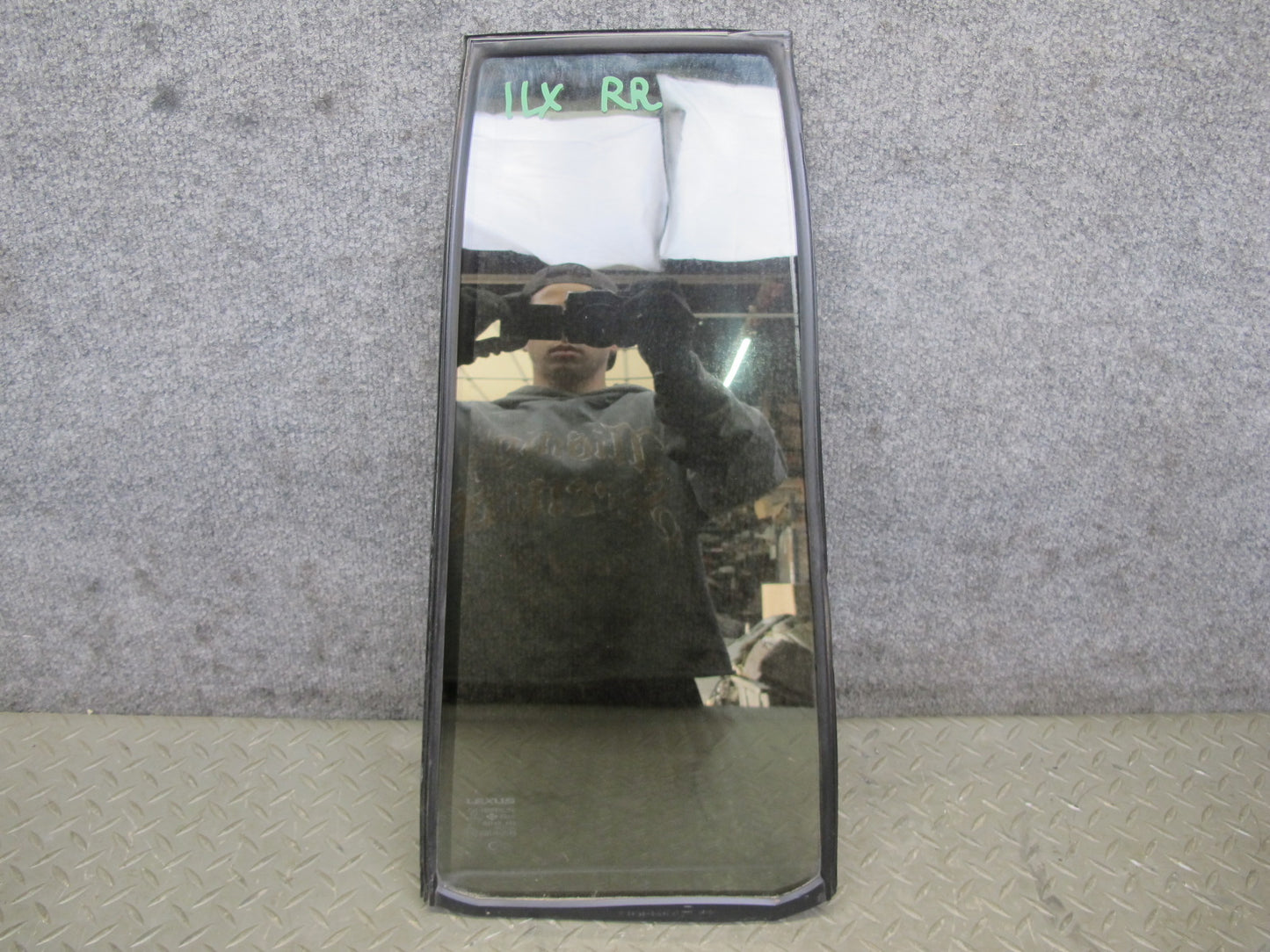 1998-2007 Lexus J100 LX470 Rear Right Side Door Vent Fixed Glass Window