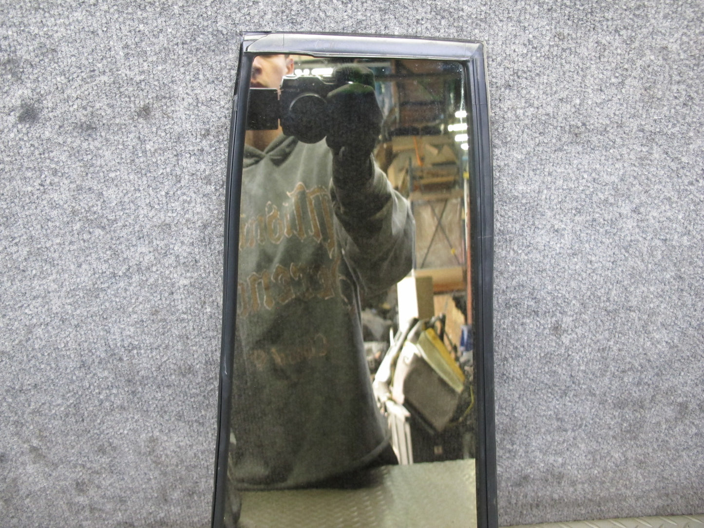 1998-2007 Lexus J100 LX470 Rear Right Side Door Vent Fixed Glass Window