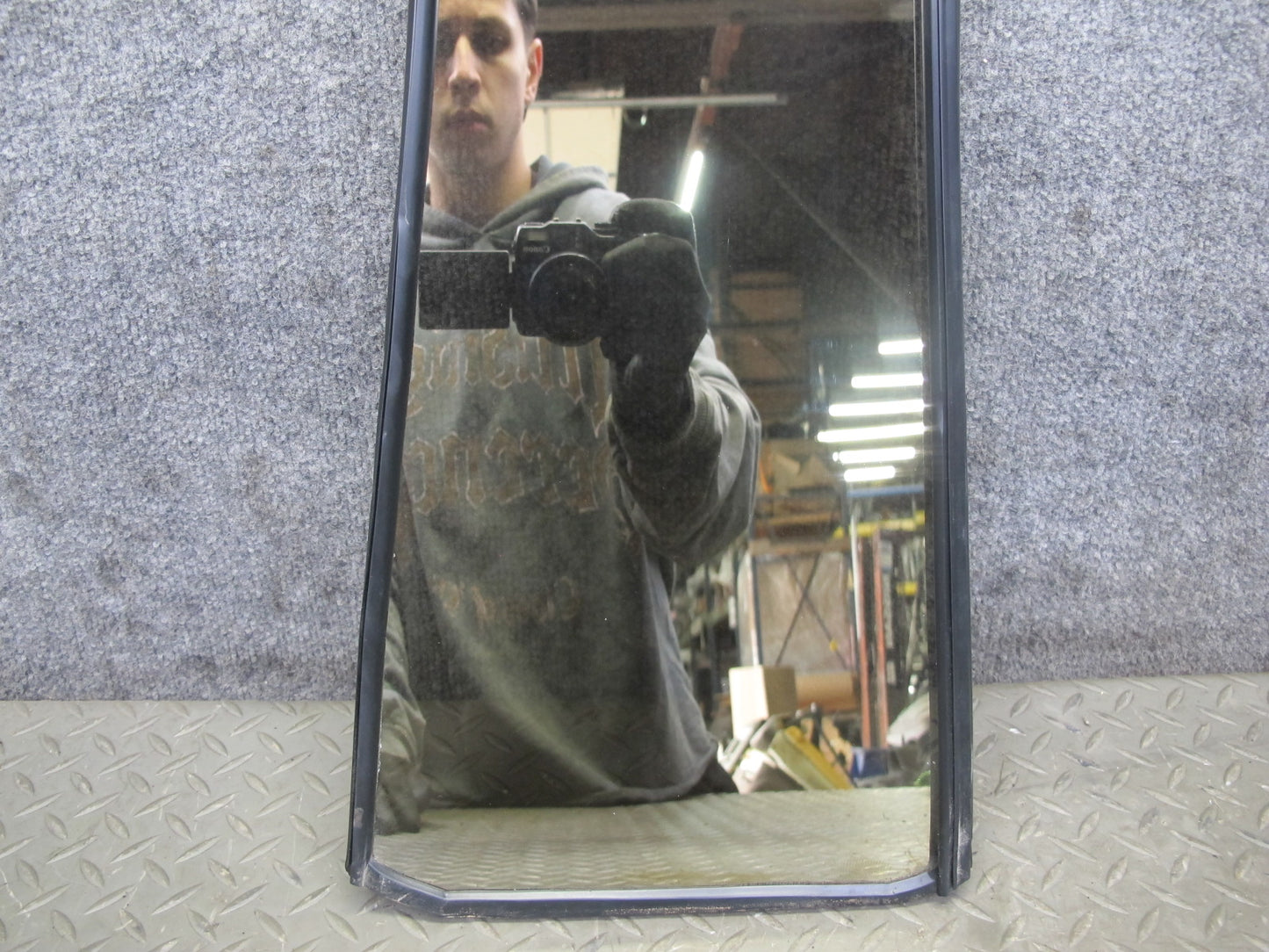 1998-2007 Lexus J100 LX470 Rear Right Side Door Vent Fixed Glass Window