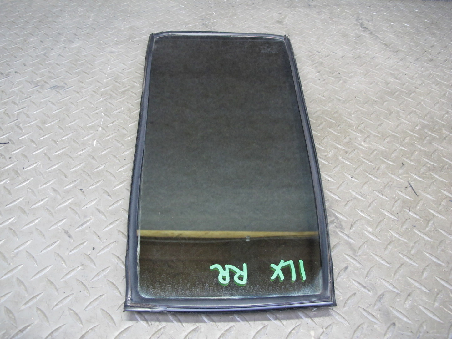 1998-2007 Lexus J100 LX470 Rear Right Side Door Vent Fixed Glass Window