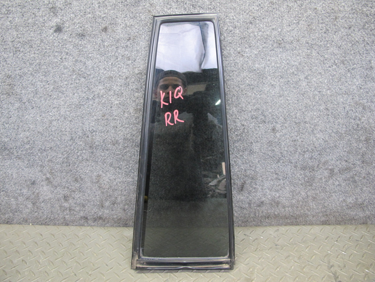 2011-2017 Infiniti QX56 QX80 Rear Right Passenger Side Door Vent Glass Window