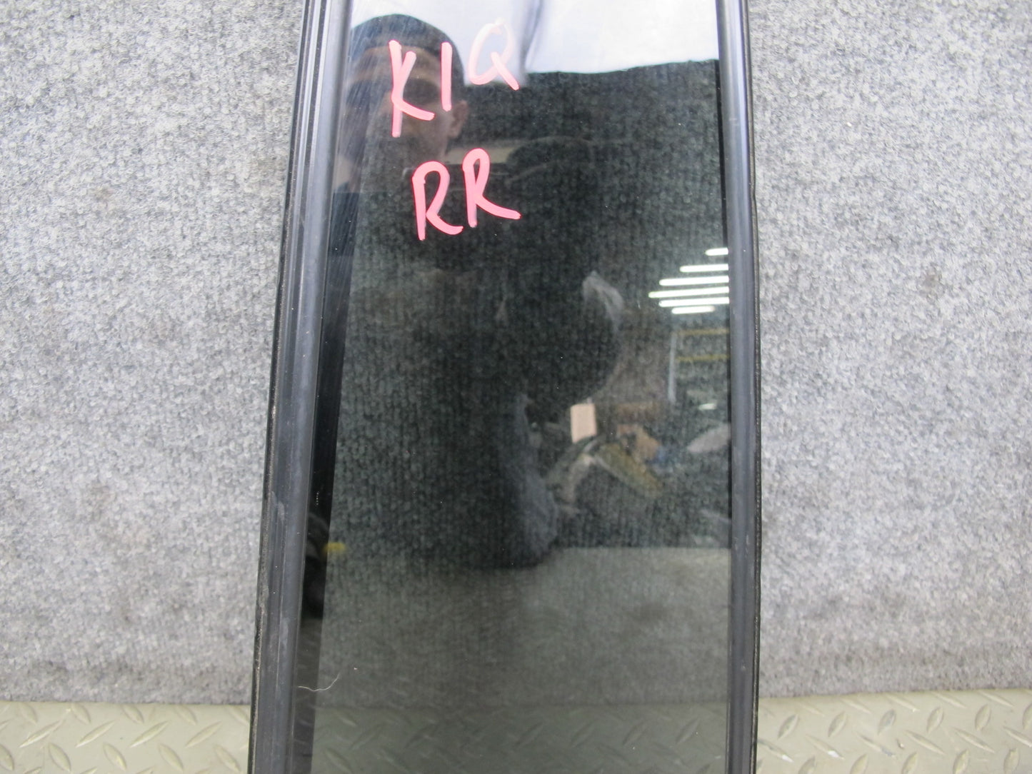 2011-2017 Infiniti QX56 QX80 Rear Right Passenger Side Door Vent Glass Window