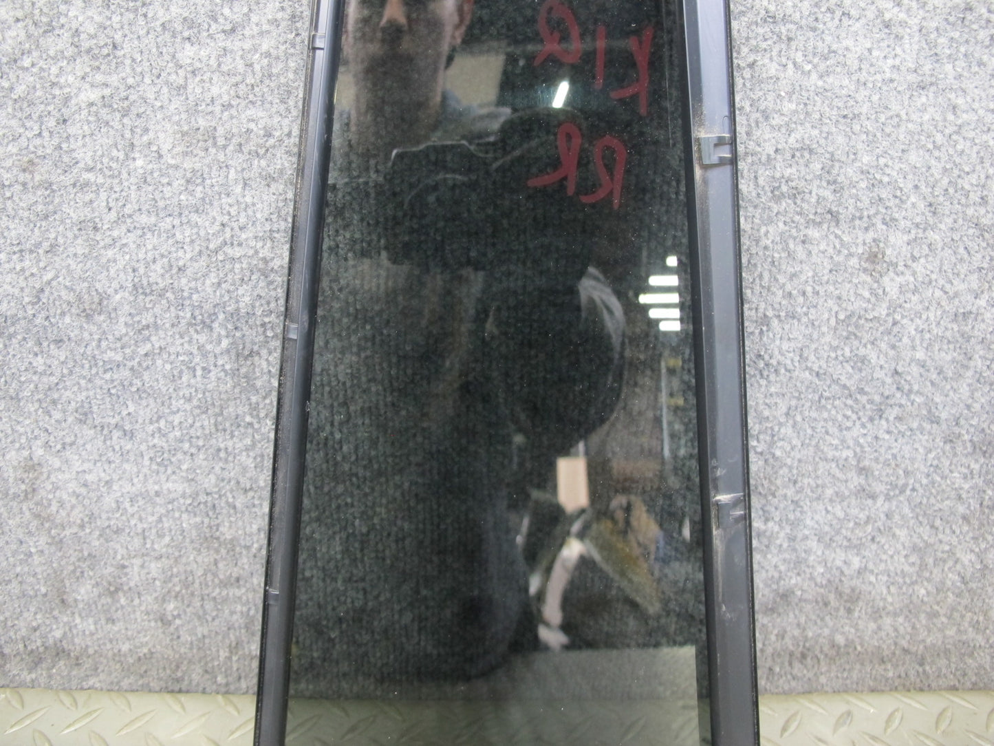 2011-2017 Infiniti QX56 QX80 Rear Right Passenger Side Door Vent Glass Window