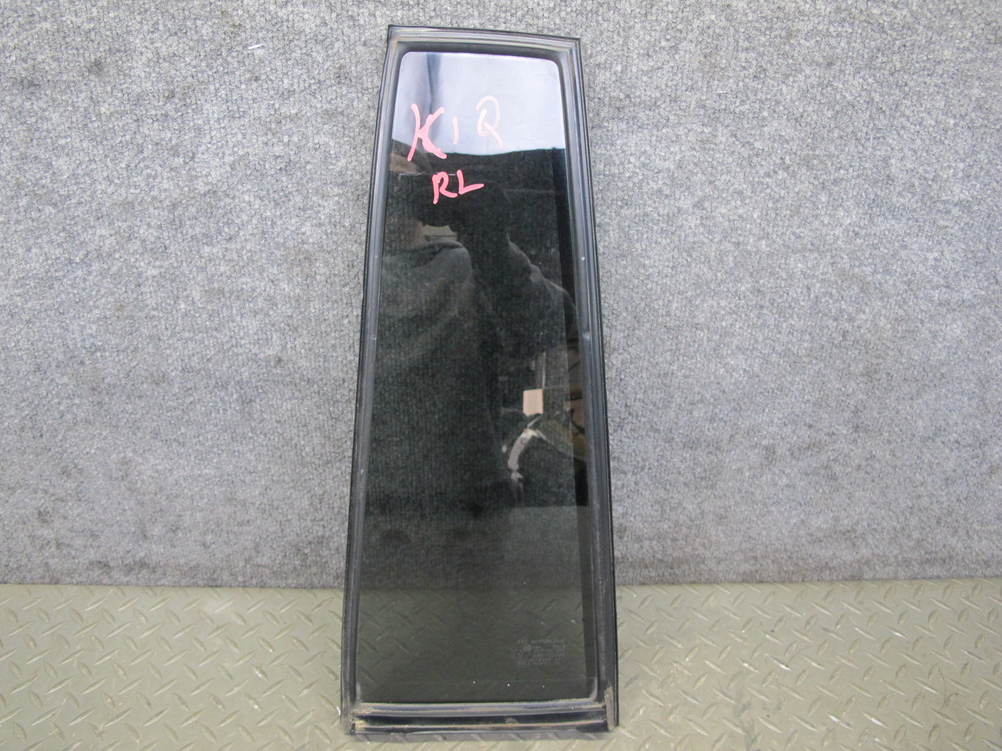 2011-2017 Infiniti QX56 QX80 Rear Left Driver Side Door Vent Glass Window