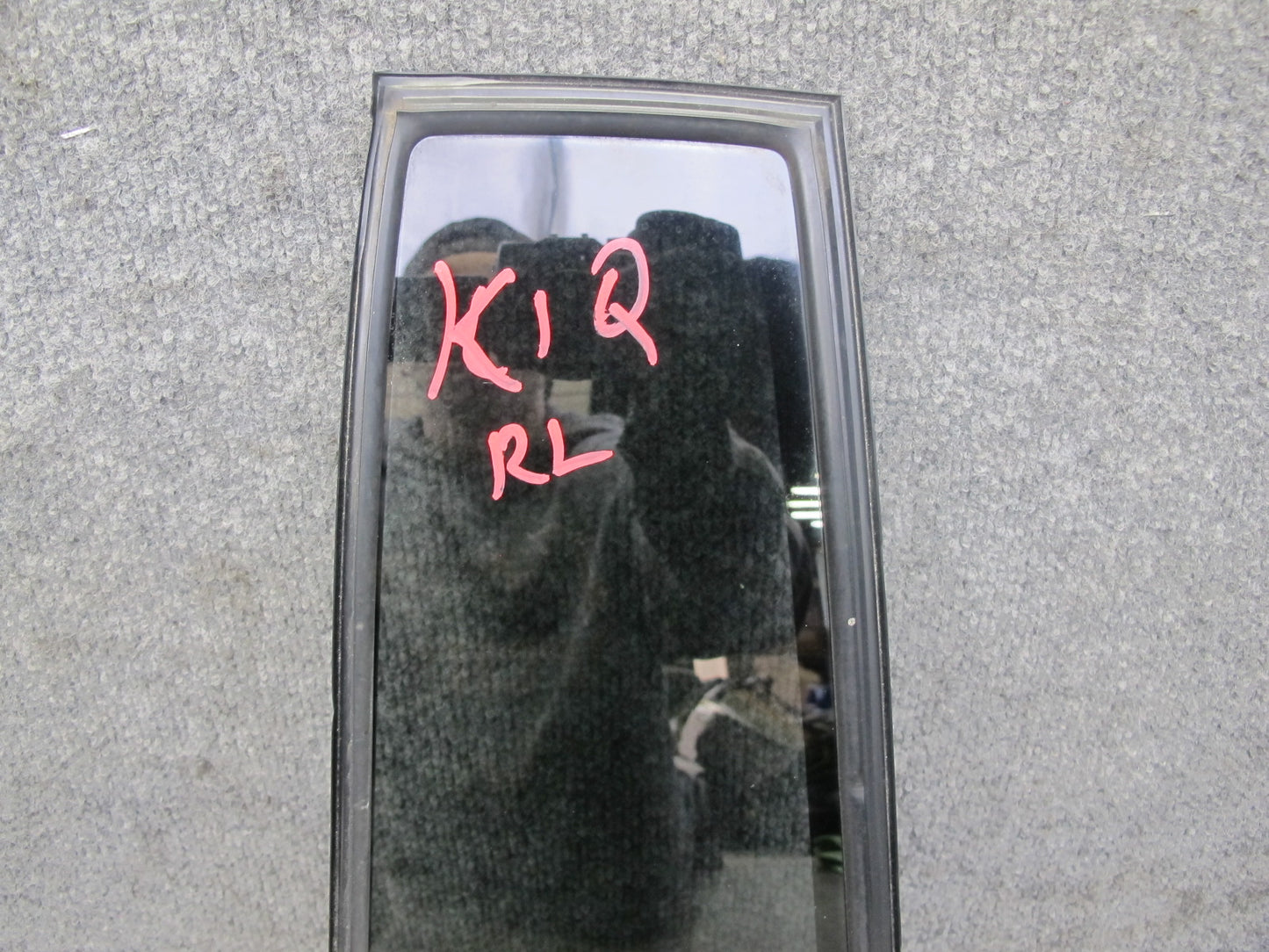 2011-2017 Infiniti QX56 QX80 Rear Left Driver Side Door Vent Glass Window