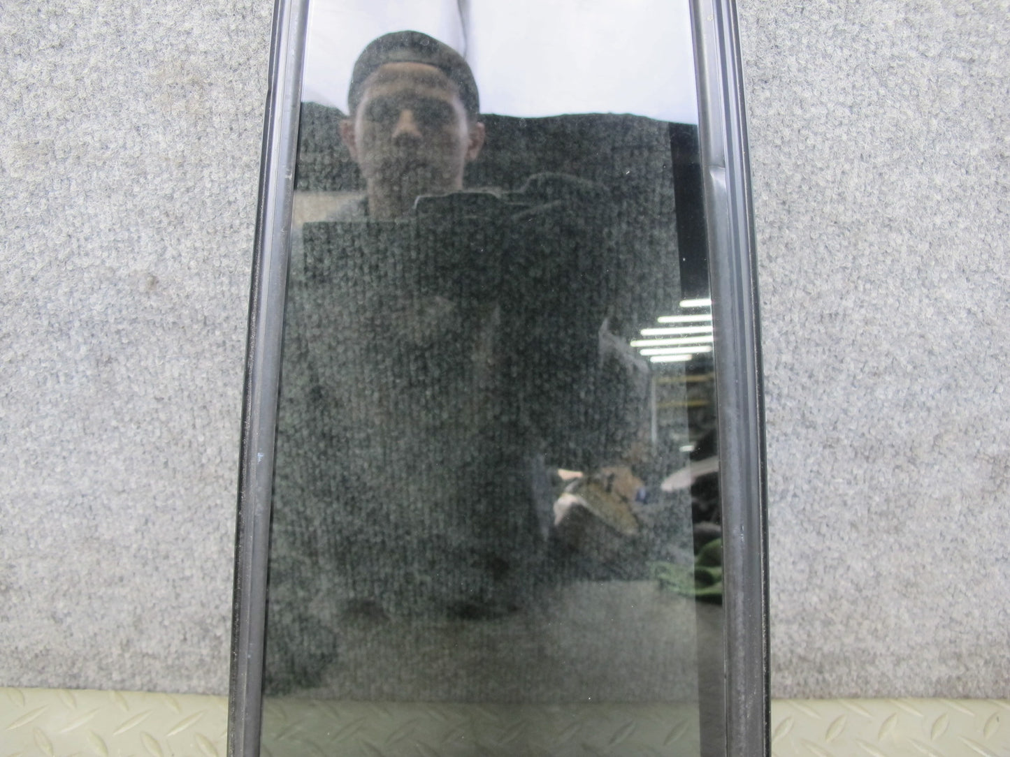 2011-2017 Infiniti QX56 QX80 Rear Left Driver Side Door Vent Glass Window