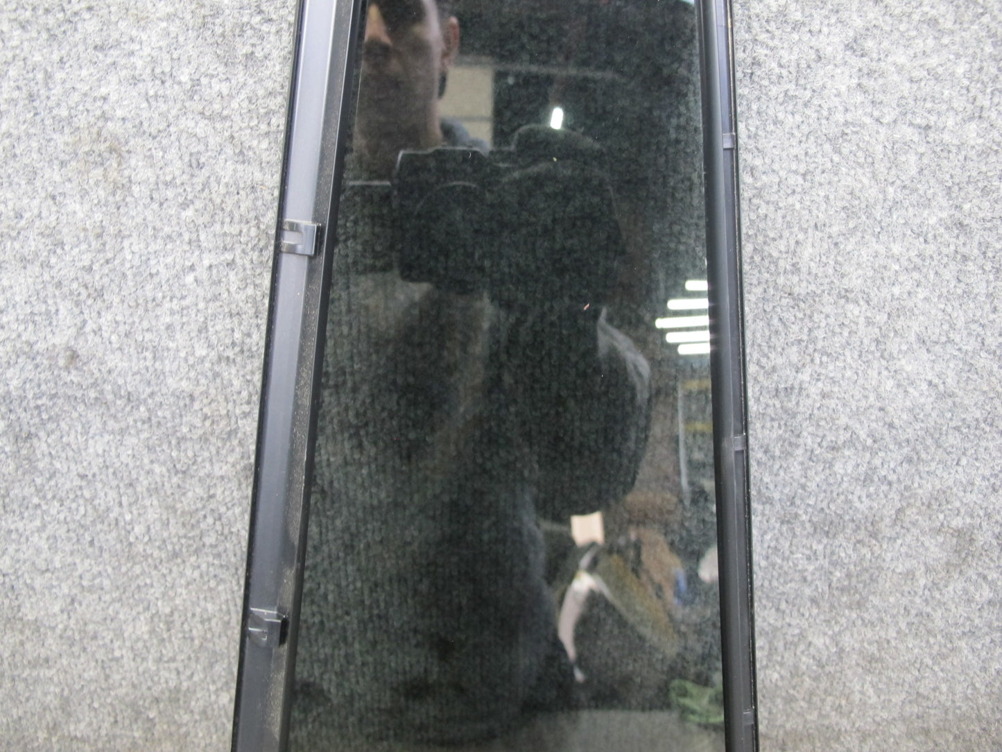 2011-2017 Infiniti QX56 QX80 Rear Left Driver Side Door Vent Glass Window