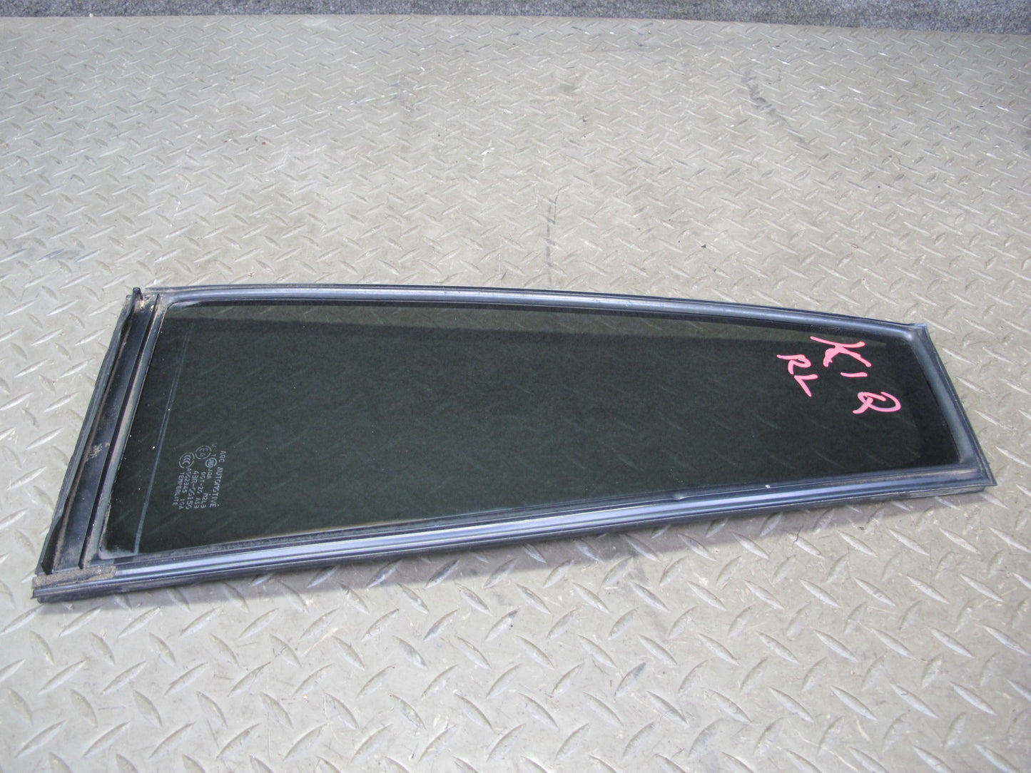 2011-2017 Infiniti QX56 QX80 Rear Left Driver Side Door Vent Glass Window