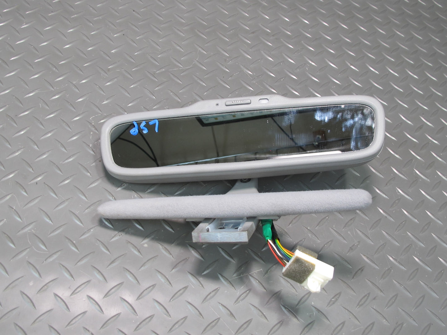 04-06 Lexus UCF30L LS430 Auto Dimming Interior Rear View Mirror w Sun Visor OEM