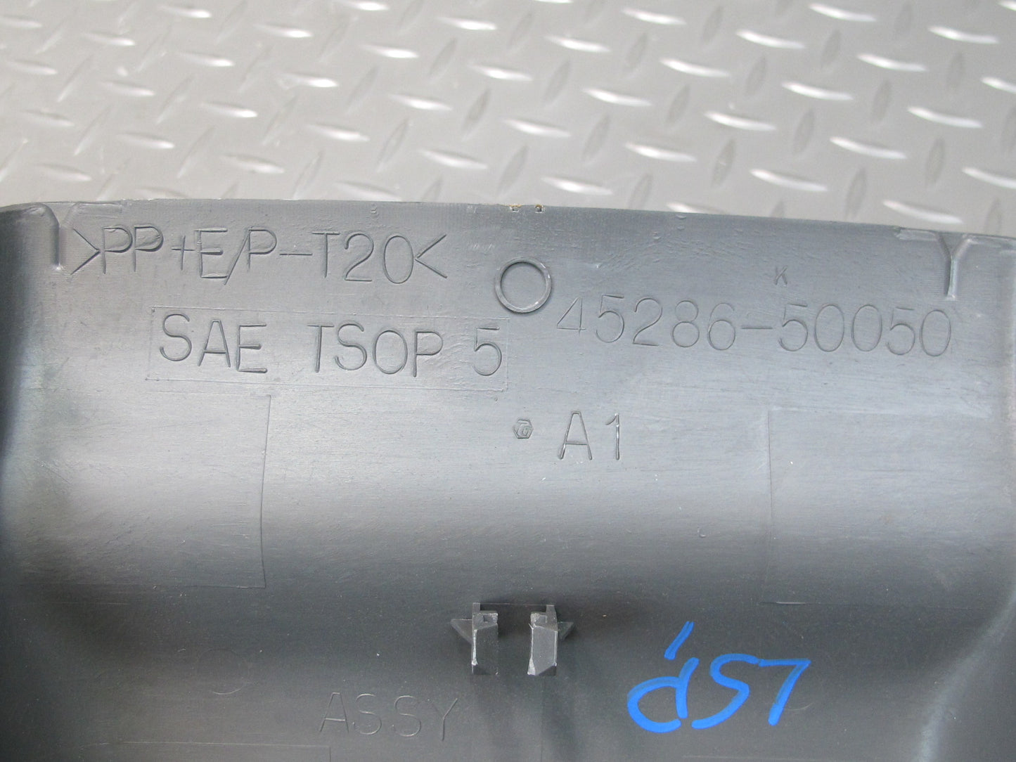 01-06 Lexus UCF30L LS430 Steering Column Upper & Lower Trim Cover Panel Set OEM