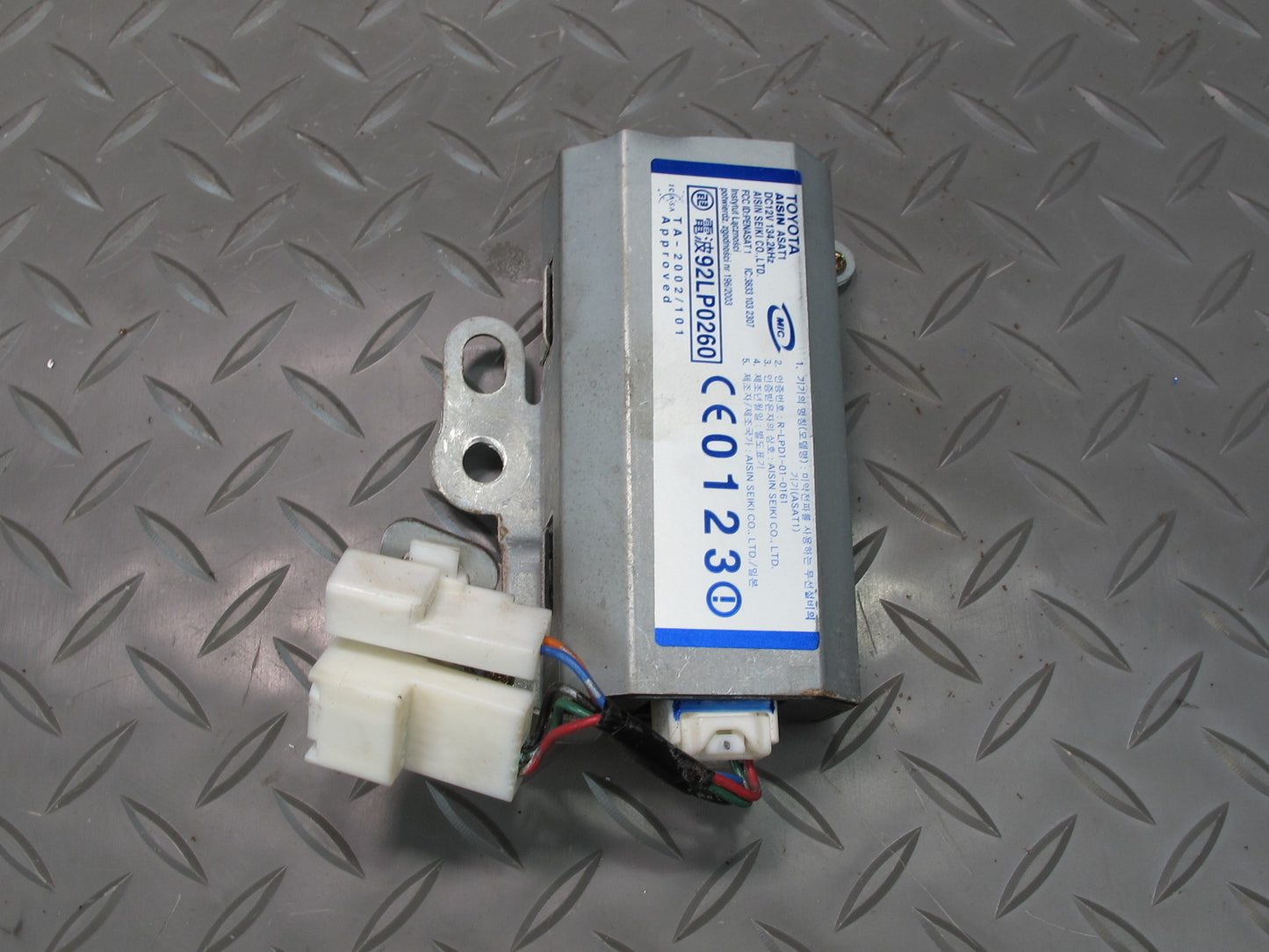 04-06 Lexus UCF30L LS430 Rear Trunk Luggage Smart KEY Oscillator 89993-50020 OEM