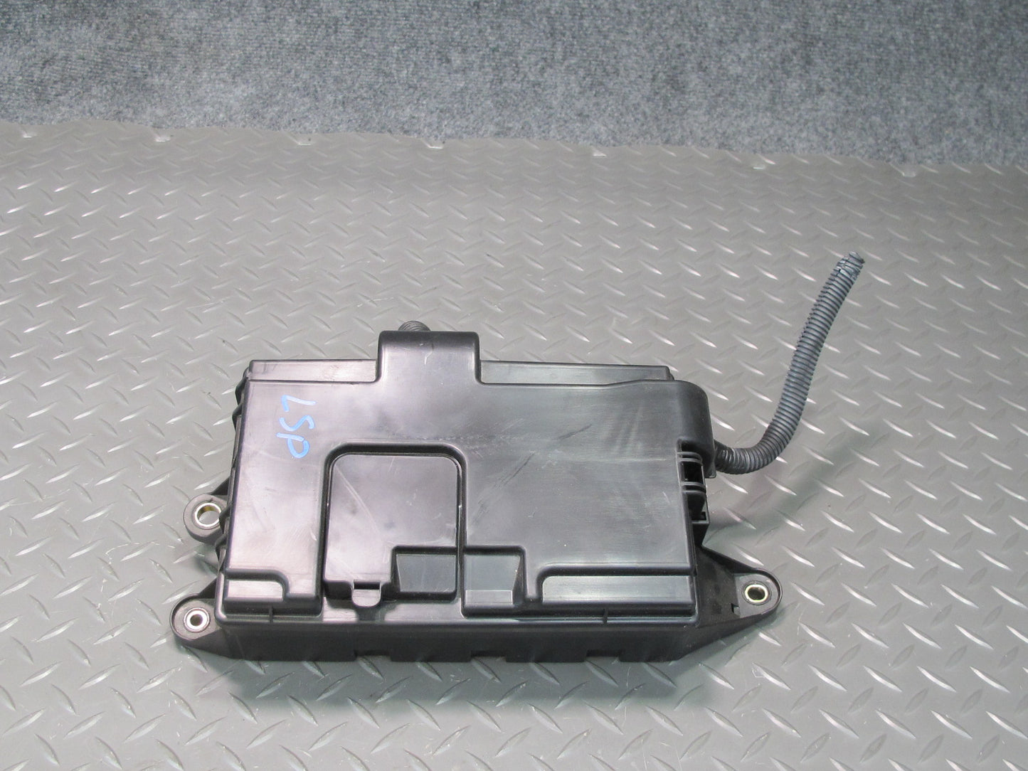 04-06 Lexus UCF30L LS430 Rear Trunk Junction Fuse Relay Box 82670-50080 OEM