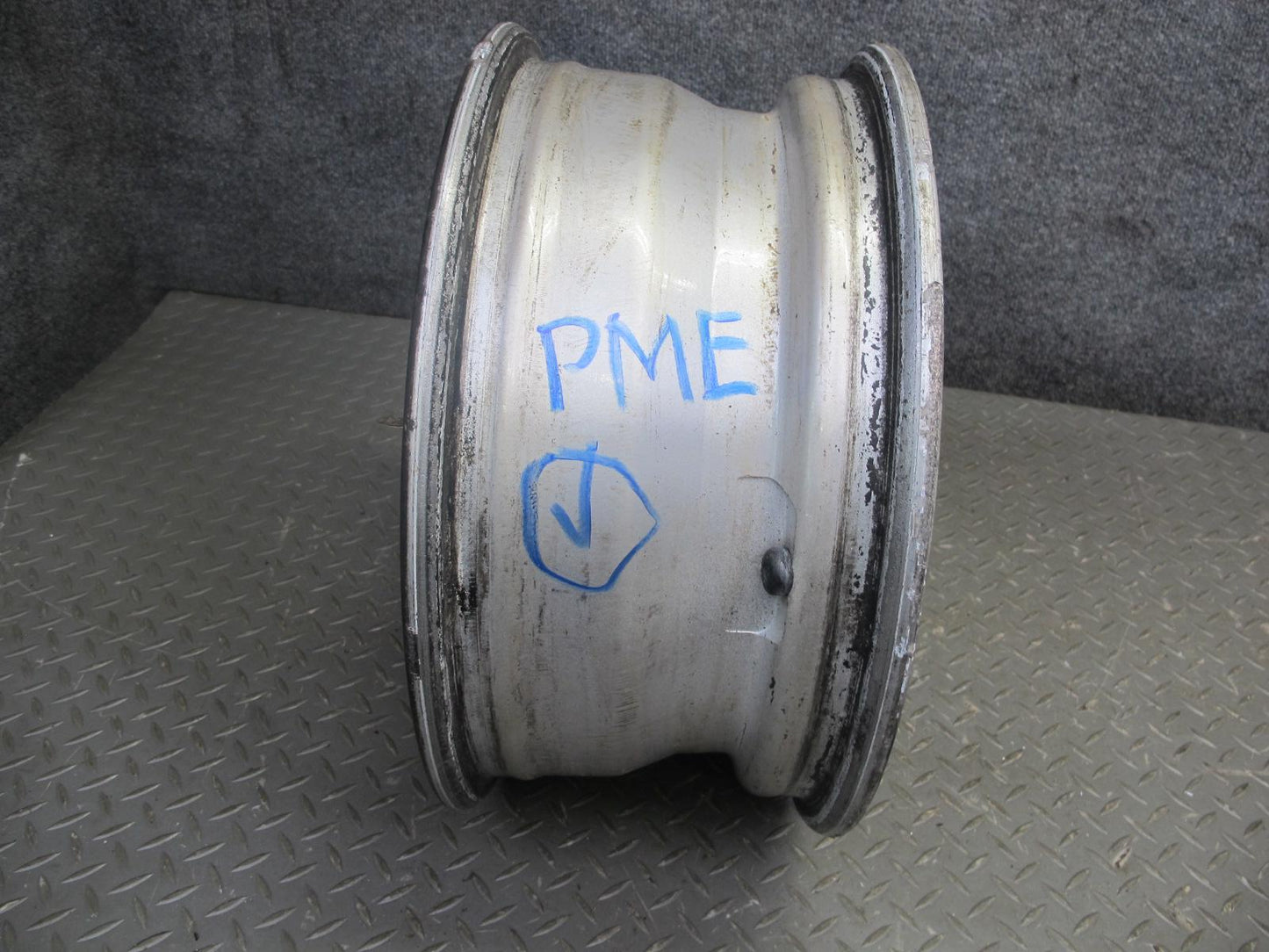 1995 Mercedes W124 300D Factory R15 15" Wheel Rim 15x6.5J ET44 1244011802 OEM