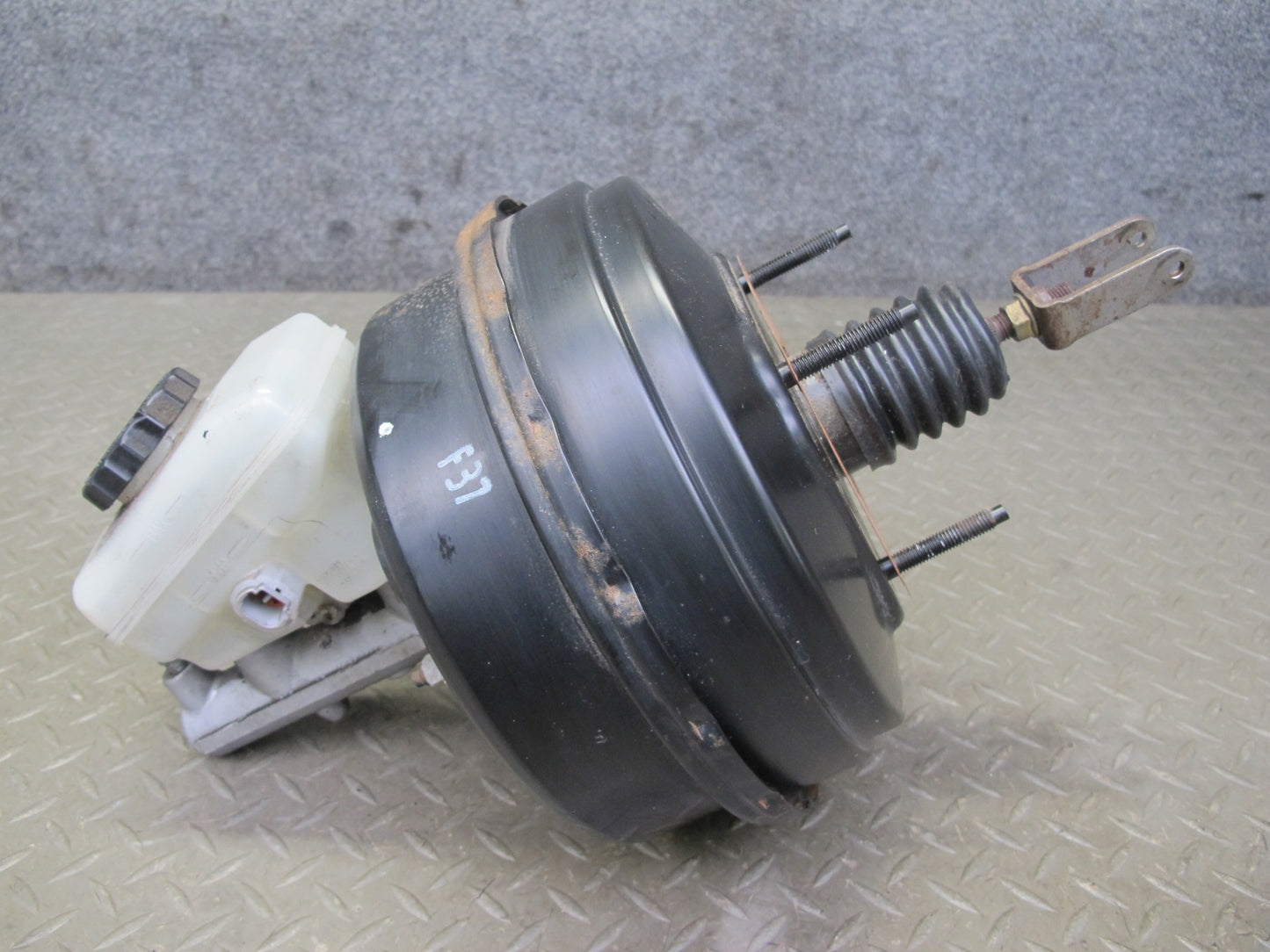 04-06 Lexus UCF30L LS430 Brake Master Cylinder Booster Fluid Reservoir OEM